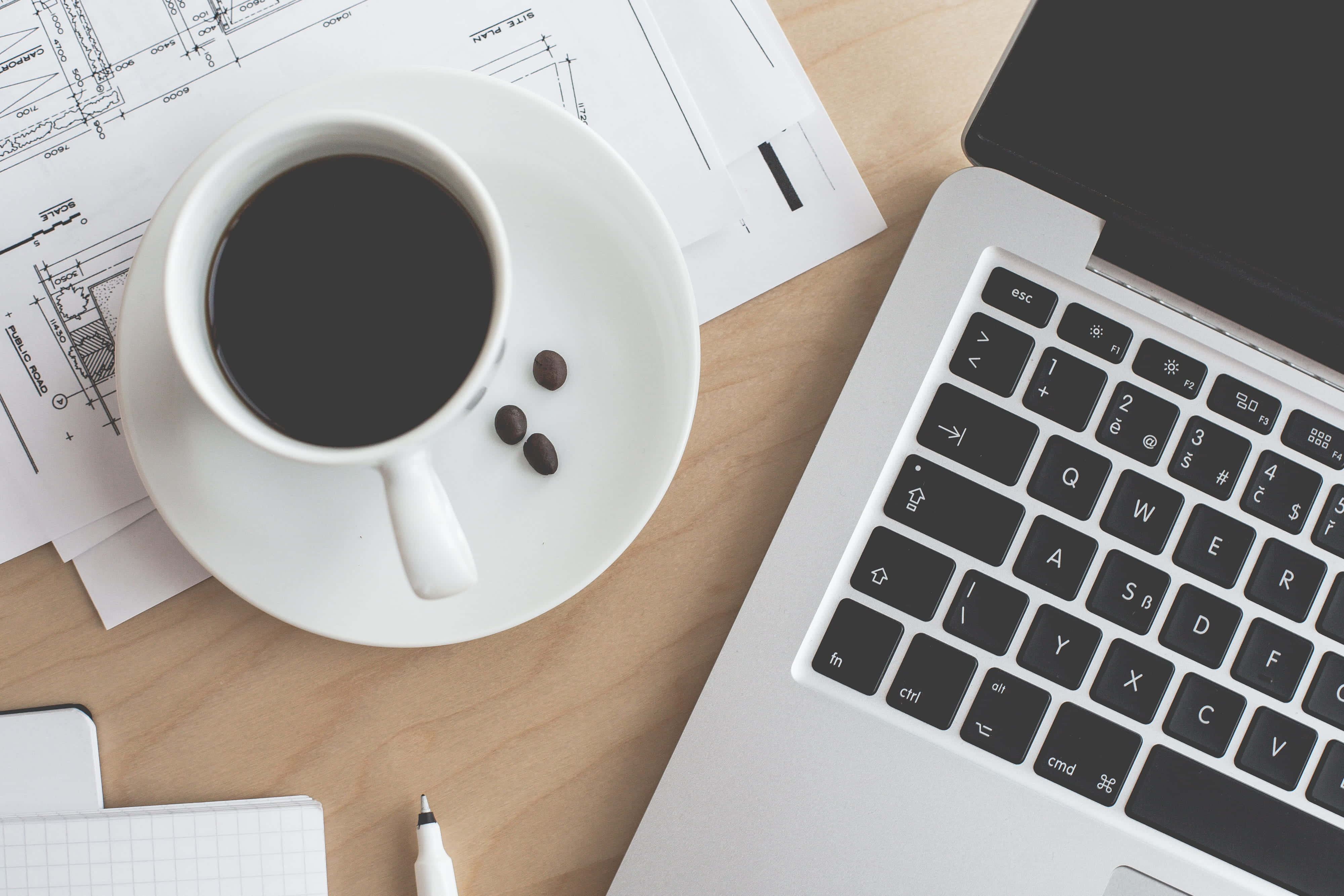 Minimalist Estetik Macbook Tasarımı Duvar Kağıdı
