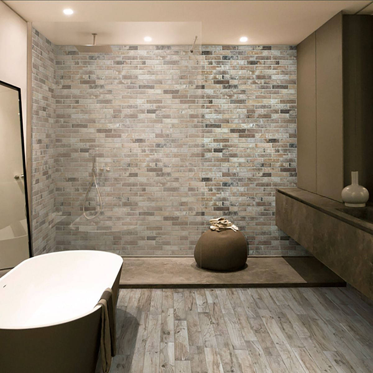 Modern Banyo, Yüksek Kaliteli Porselen Yer Karolarıyla Duvar Kağıdı
