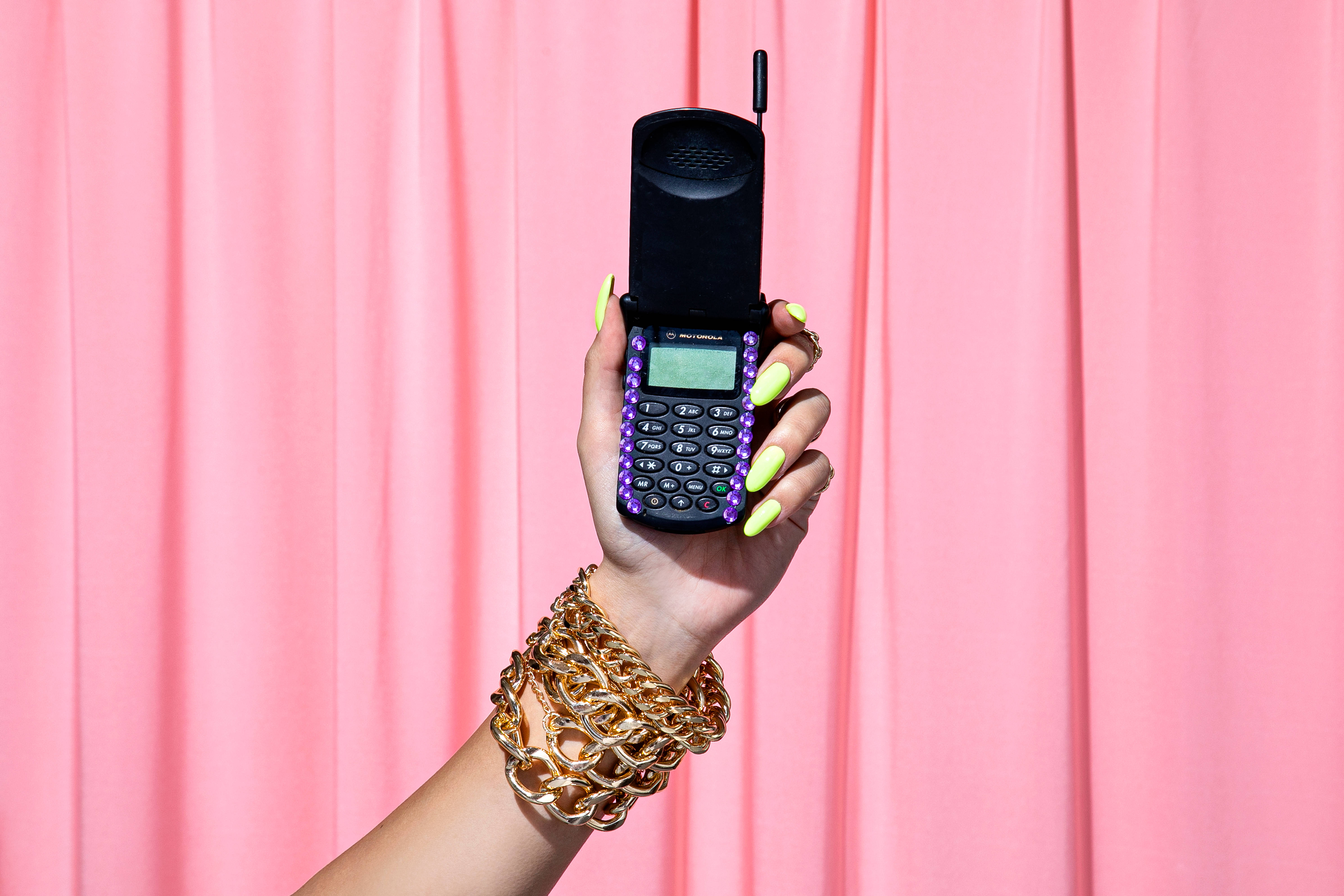 Mor Motorola StarTAC Duvar Kağıdı