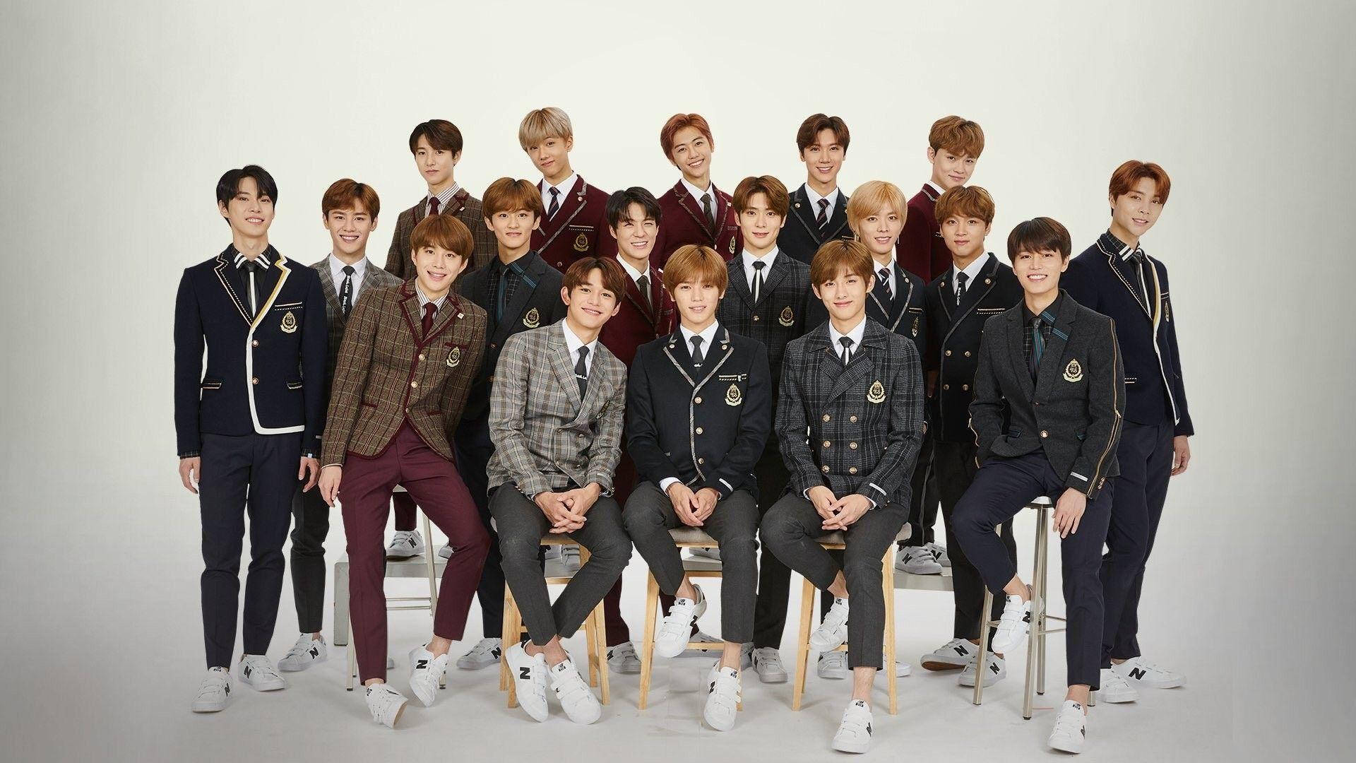 NCT Bilgisayar Okul Üniforması Duvar Kağıdı