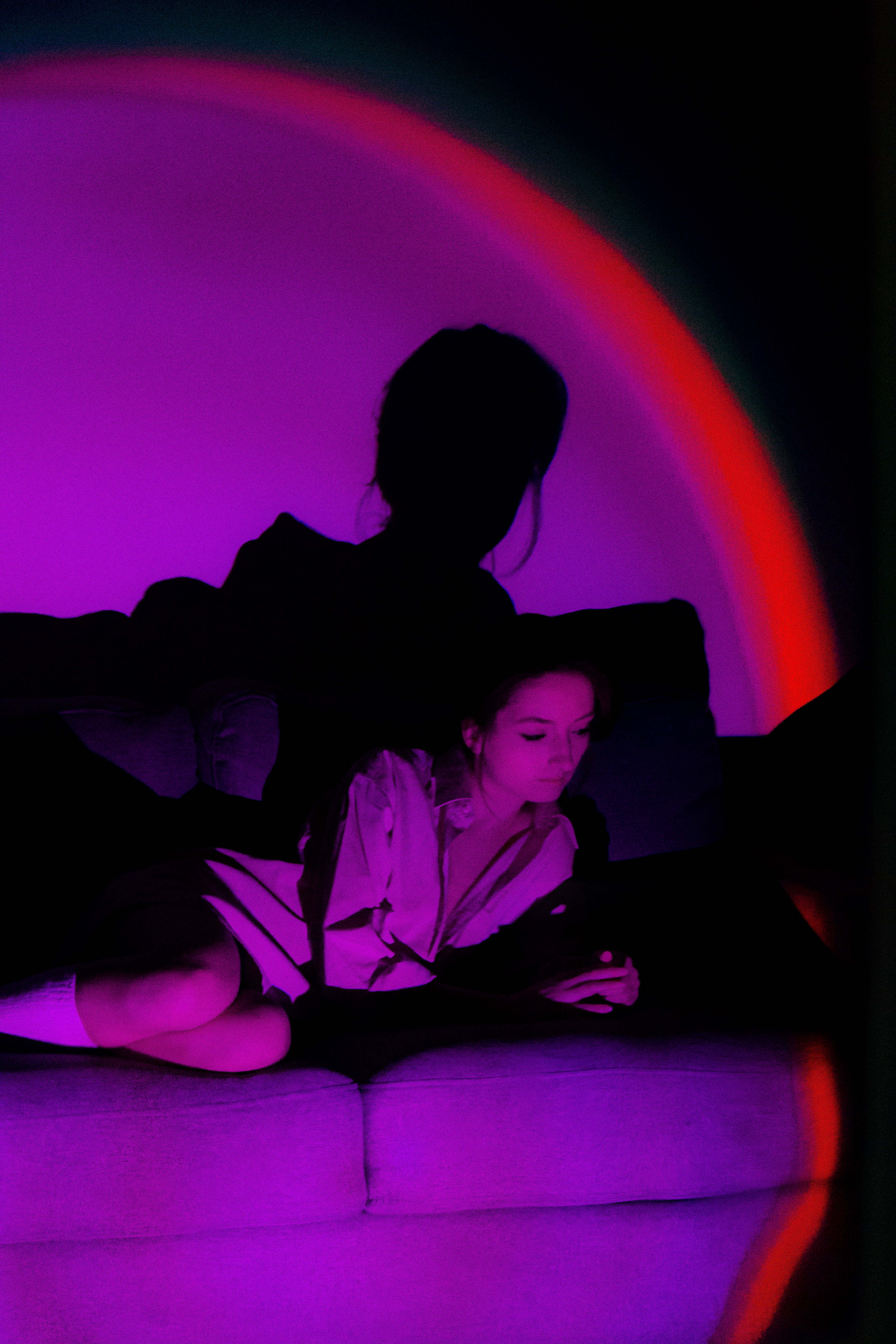 Neon Mor Estetik Günbatımı Lambası Duvar Kağıdı