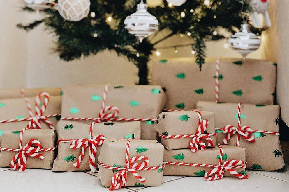 Neşeli Noel Hediyeleri Duvar Kağıdı