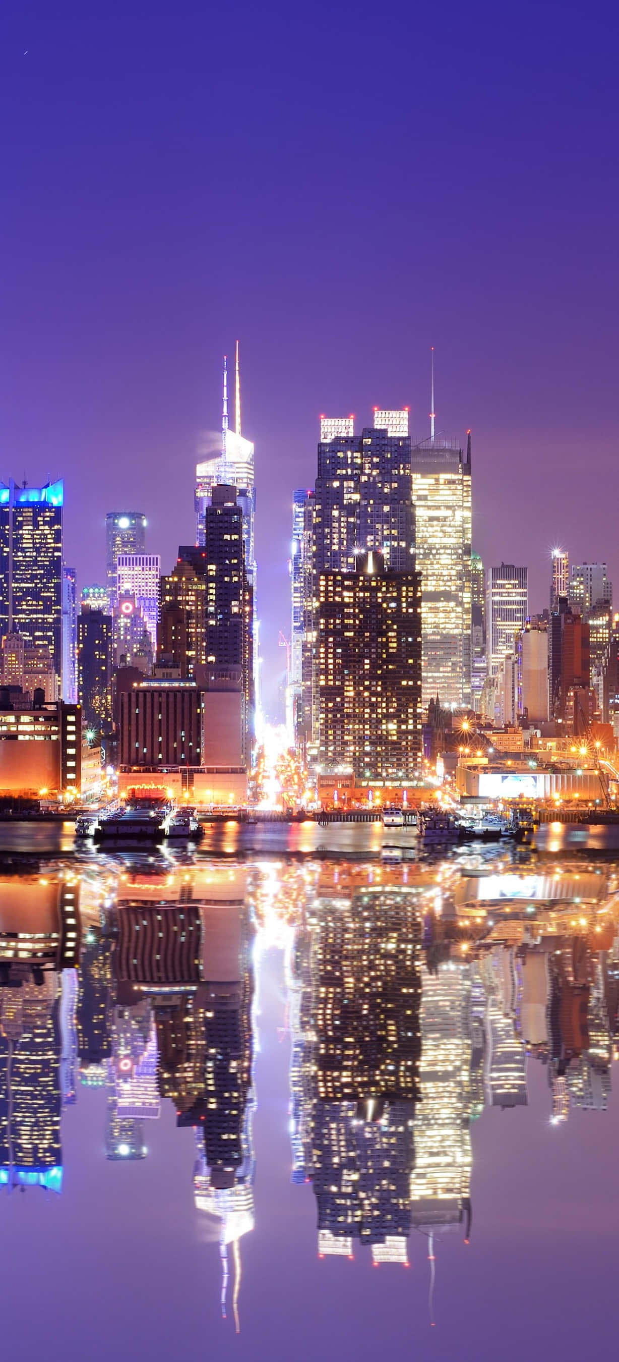 New York Şehri Gece Yansıması iPhone Duvar Kağıdı