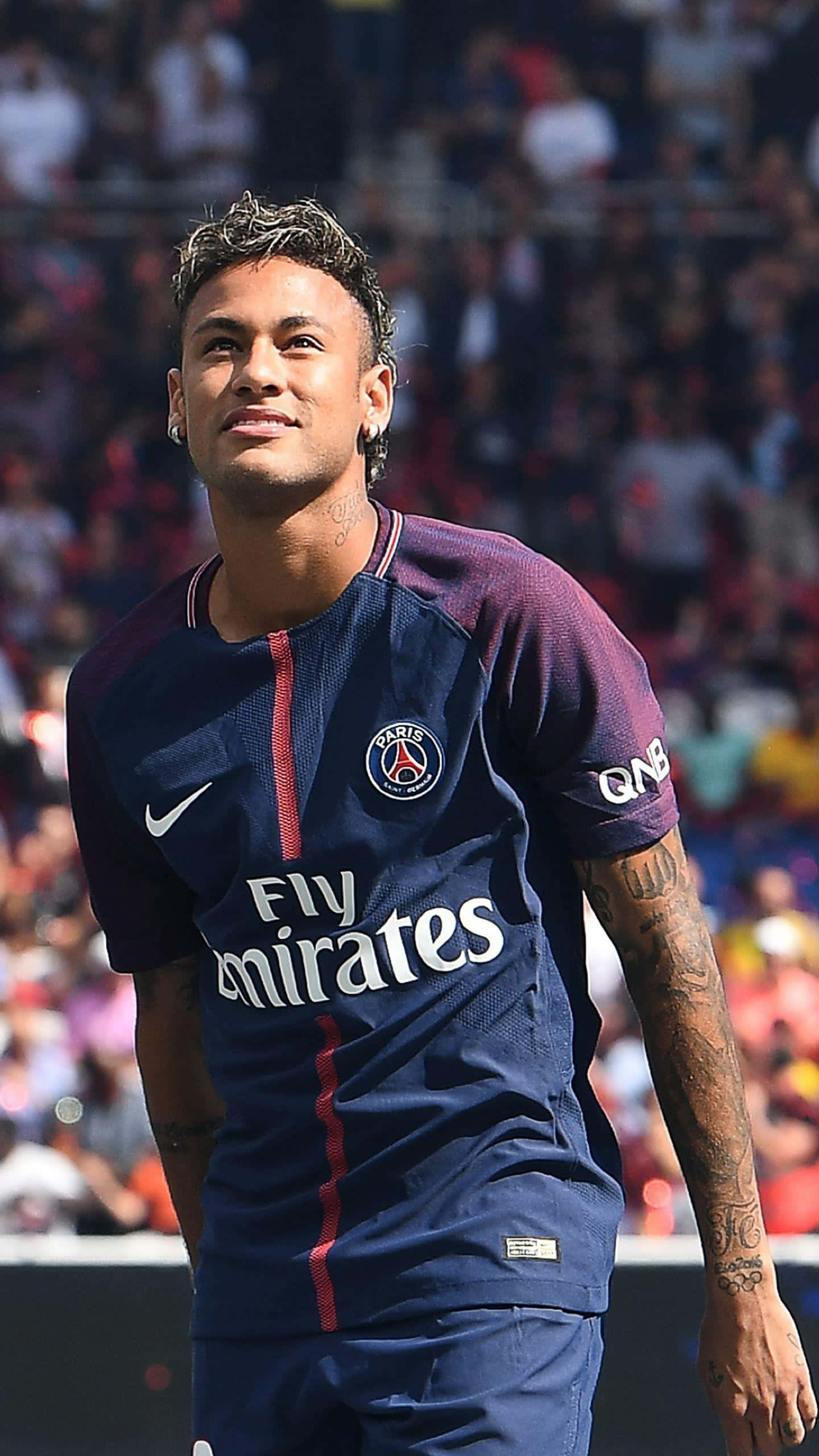 Neymar büyülüyor futbol sahasında Duvar Kağıdı
