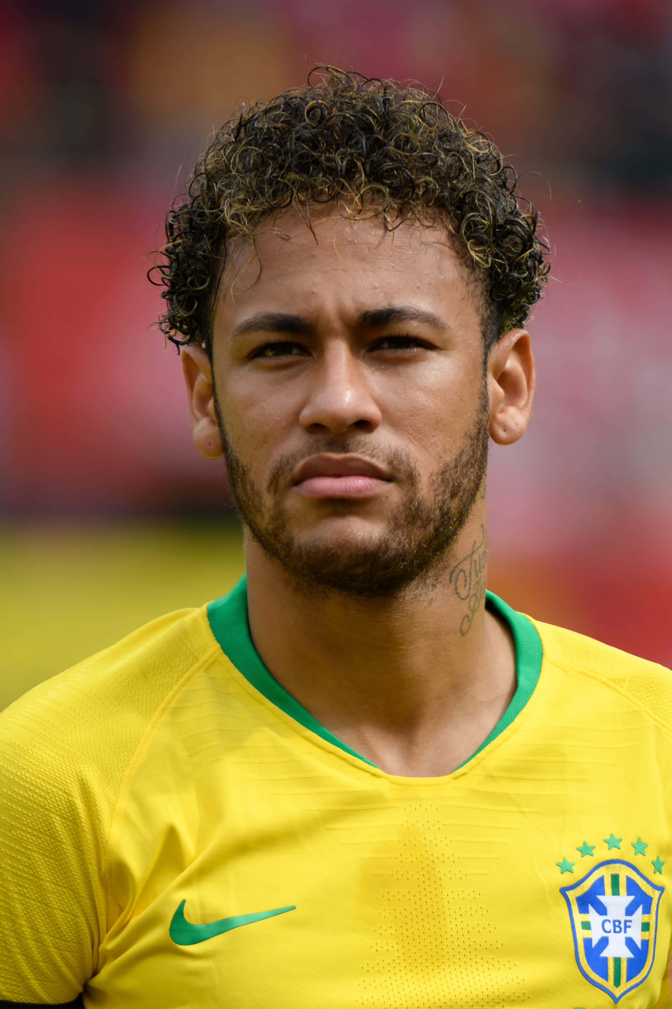 Neymar Jr maç sırasında hareket halinde Duvar Kağıdı
