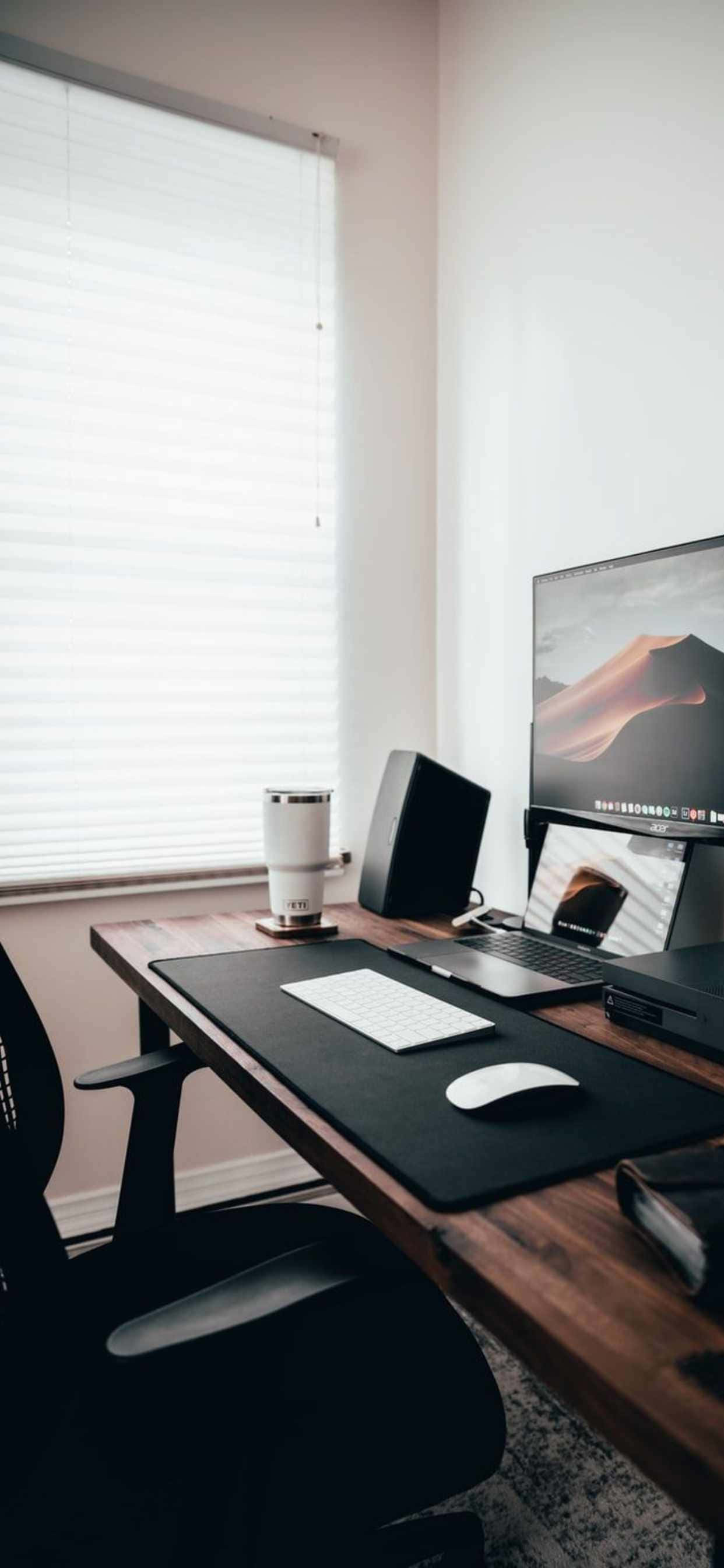 Ofis Alanınızda Apple iPhone Xs Max ile Verimliliği Artırın Duvar Kağıdı