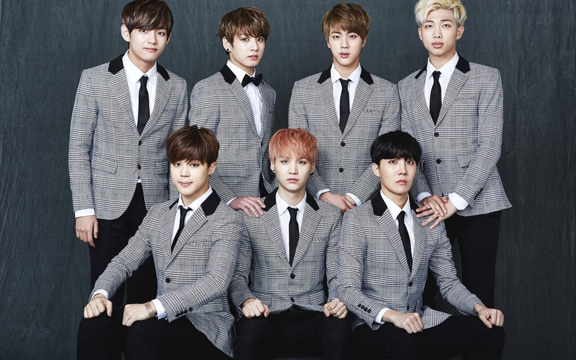 Öğrenci BTS Grup Fotoğrafı Duvar Kağıdı