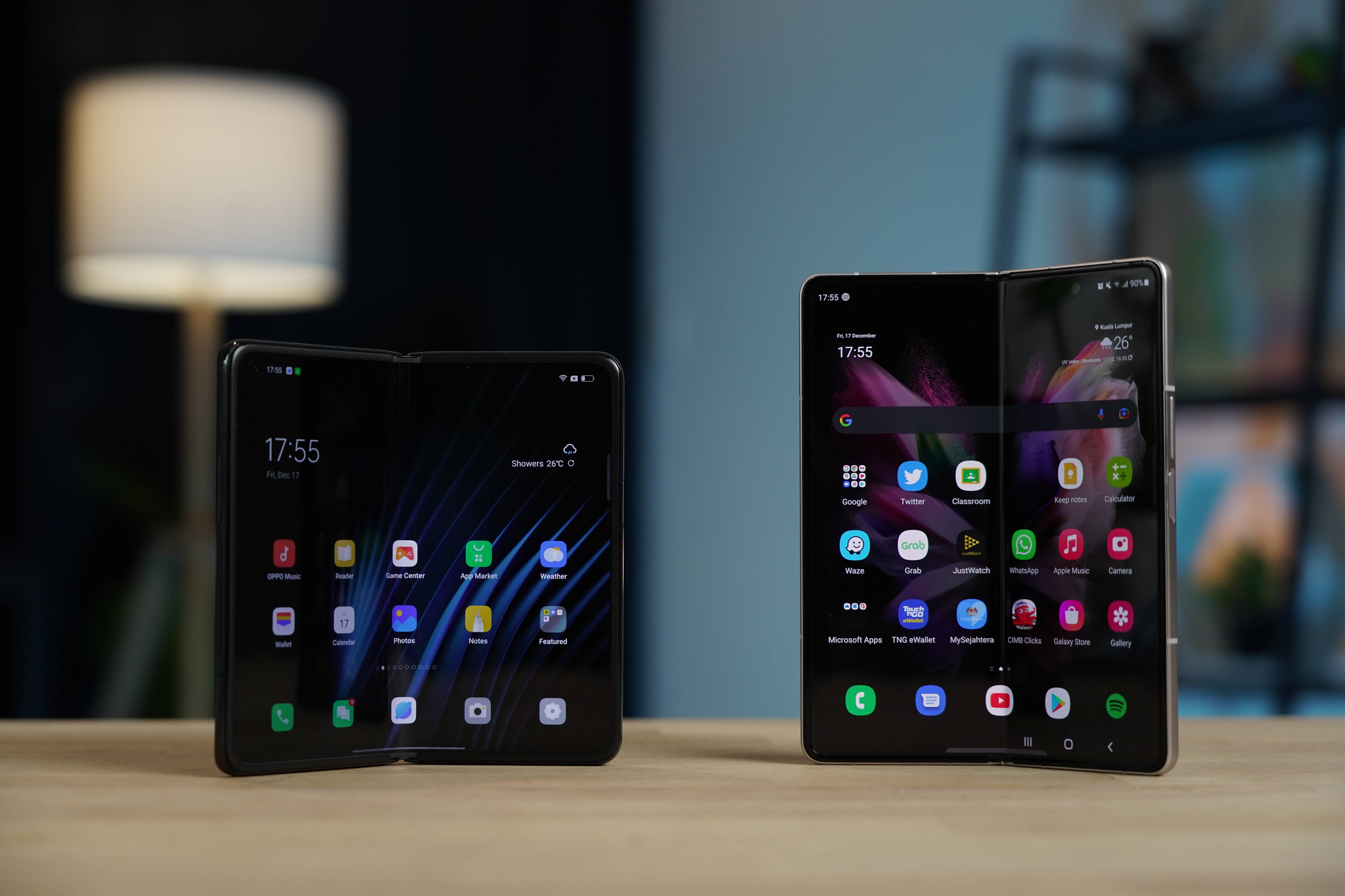 Oppo ve Samsung Katlanabilir Telefonlar Duvar Kağıdı