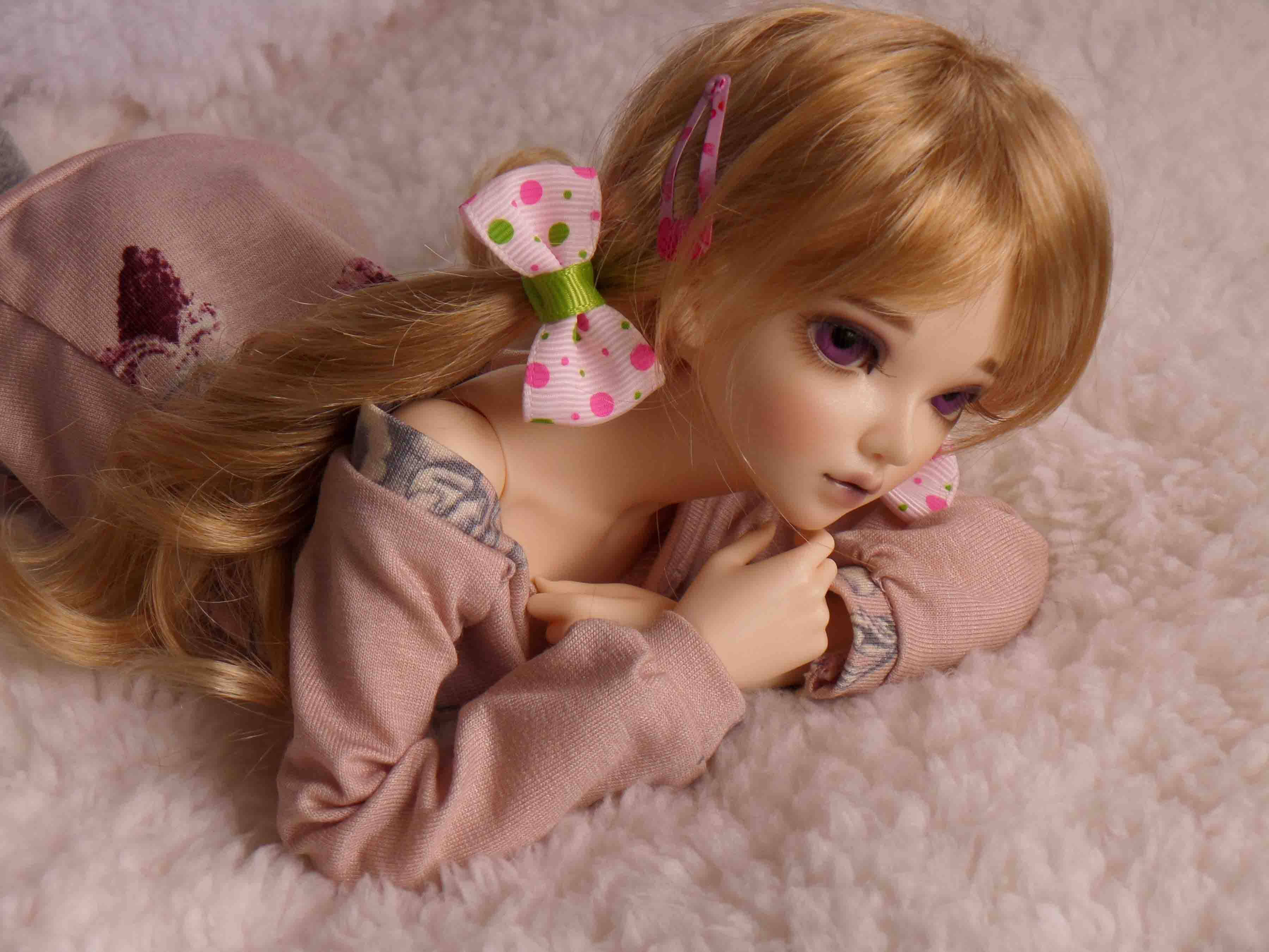 Örgülü Saçlı Barbie Bebek Duvar Kağıdı