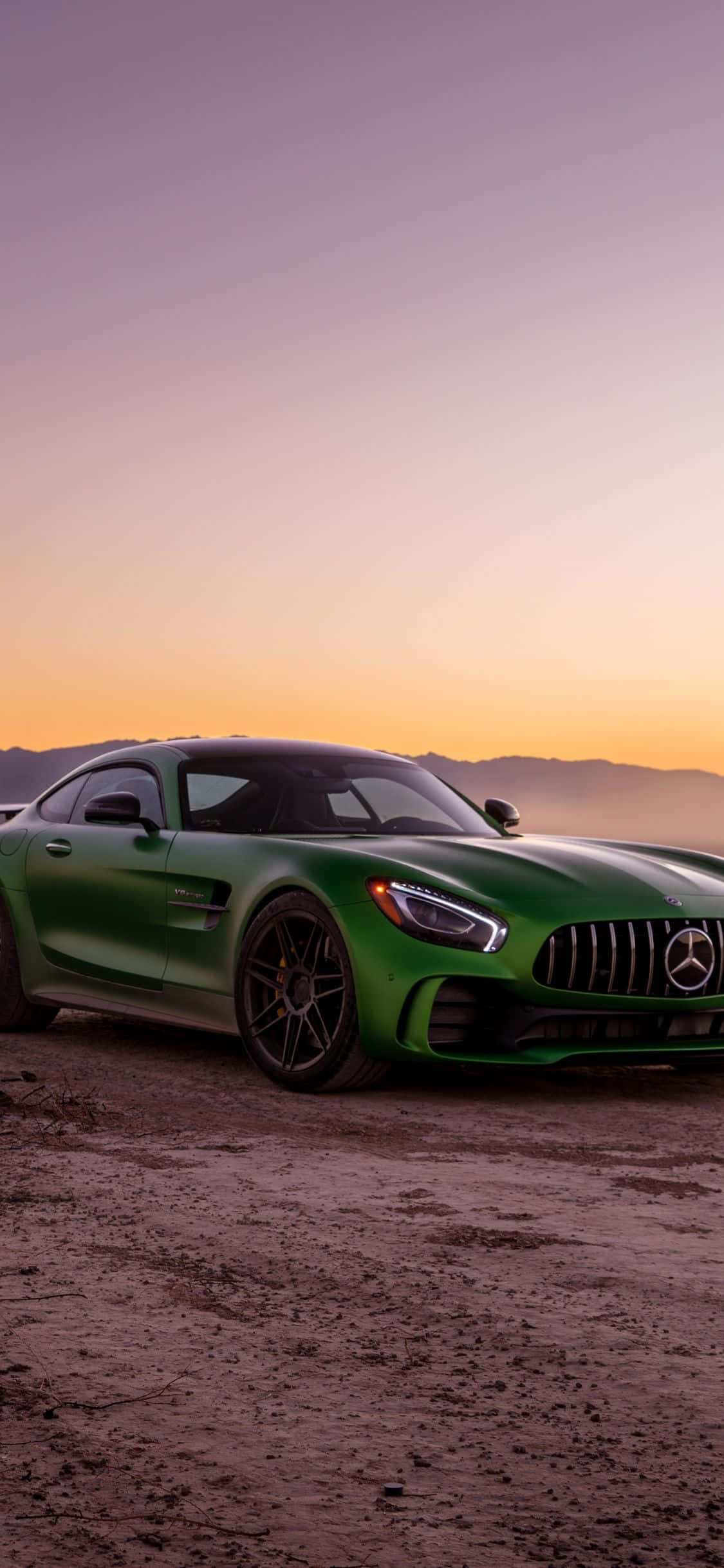 Parlak Yeşil iPhone Xs Mercedes Amg Arka Planı Duvar Kağıdı