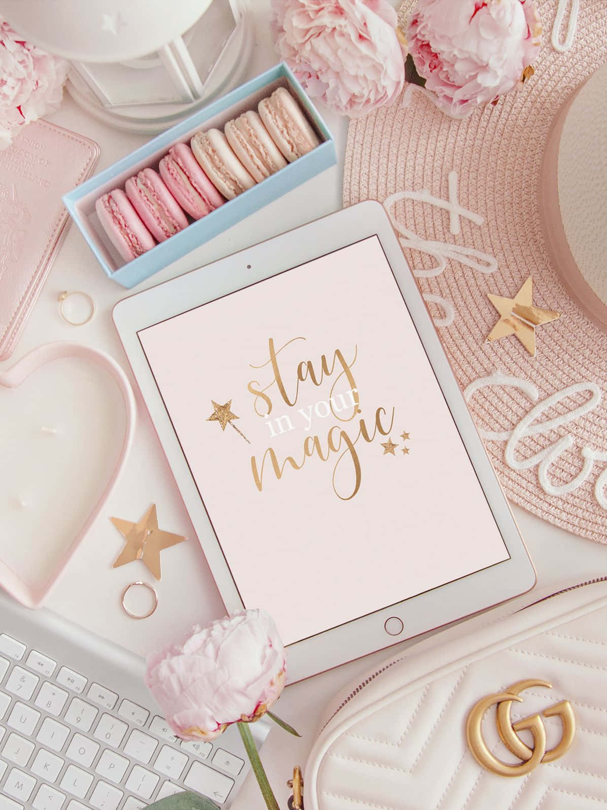 Pastel Stay Magic Sevimli Kız İçin iPad Duvar Kağıdı