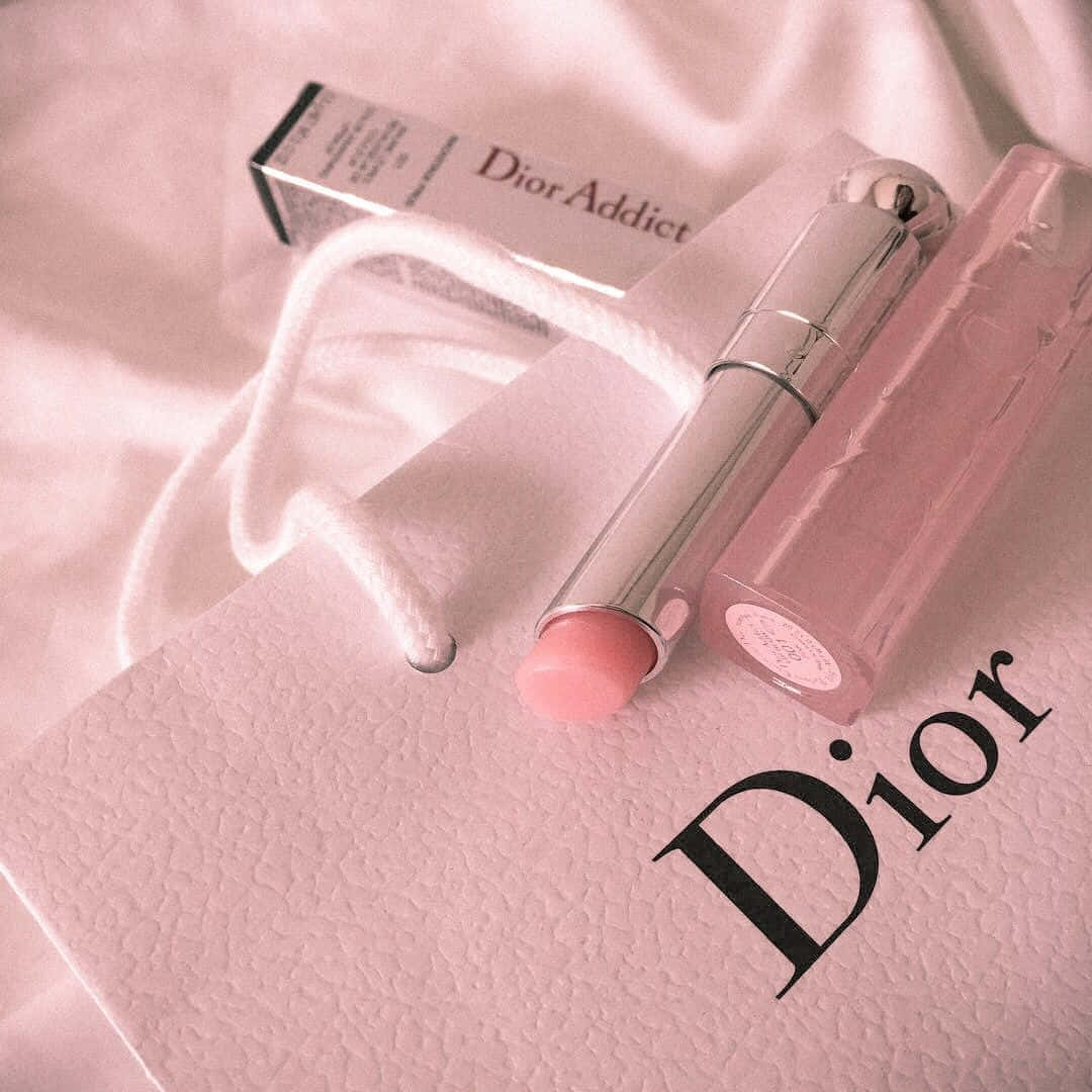 Pembe Estetik Dior Kozmetik Görseli Duvar Kağıdı