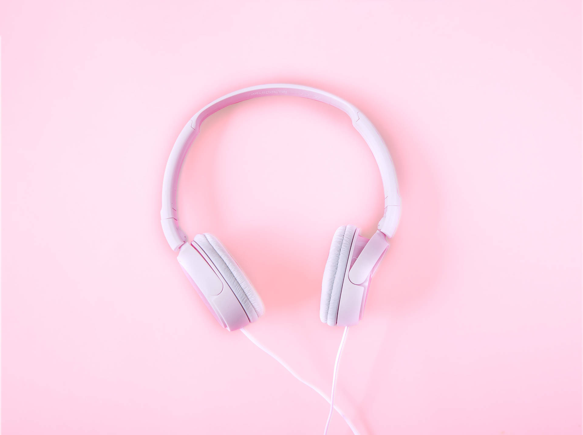Sade minimalist pembe kulaklık duvar kağıdı.