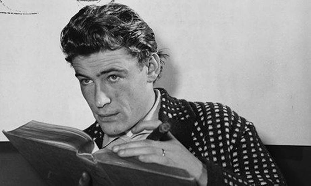 Peter O'Toole, Lawrence of Arabia'daki ikonik rolüne hazırlanıyor Duvar Kağıdı
