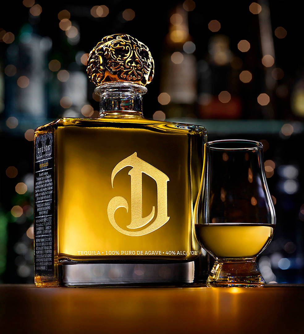 Premium Deleon Gold Tekila - Lüks hayata kadeh kaldırın Duvar Kağıdı
