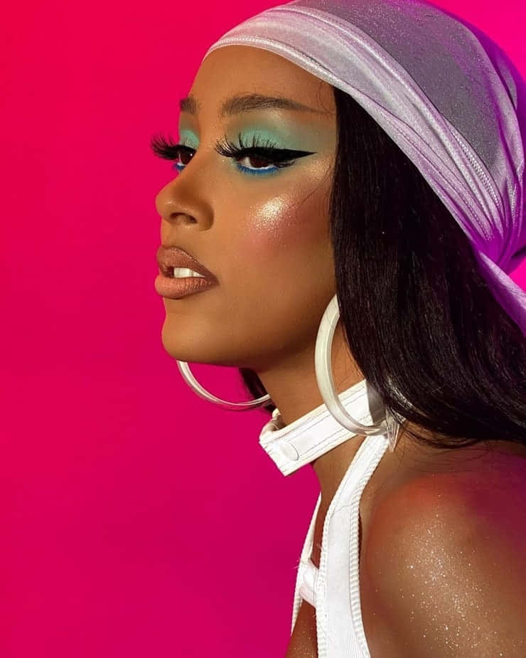 R&B Şarkıcısı Doja Cat sahnede performans sergiliyor Duvar Kağıdı