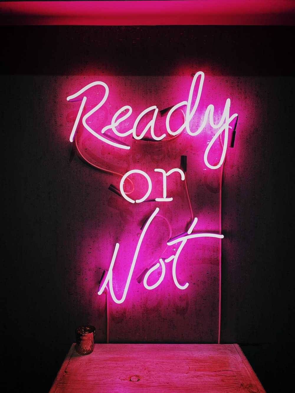 Ready Or Not Sıcak Pembe Estetik Duvar Kağıdı