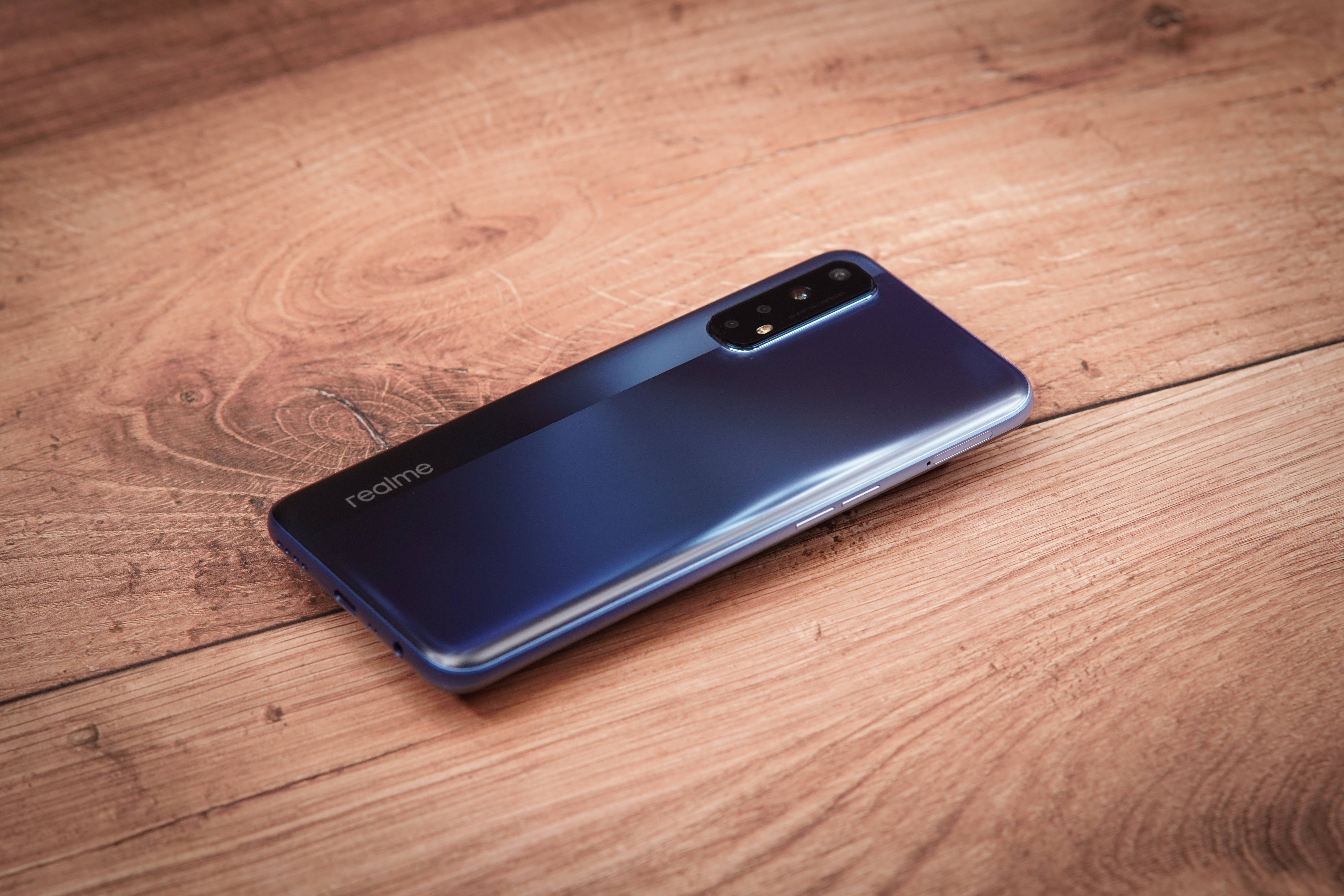 Realme 7 Siyah Duvar Kağıdı