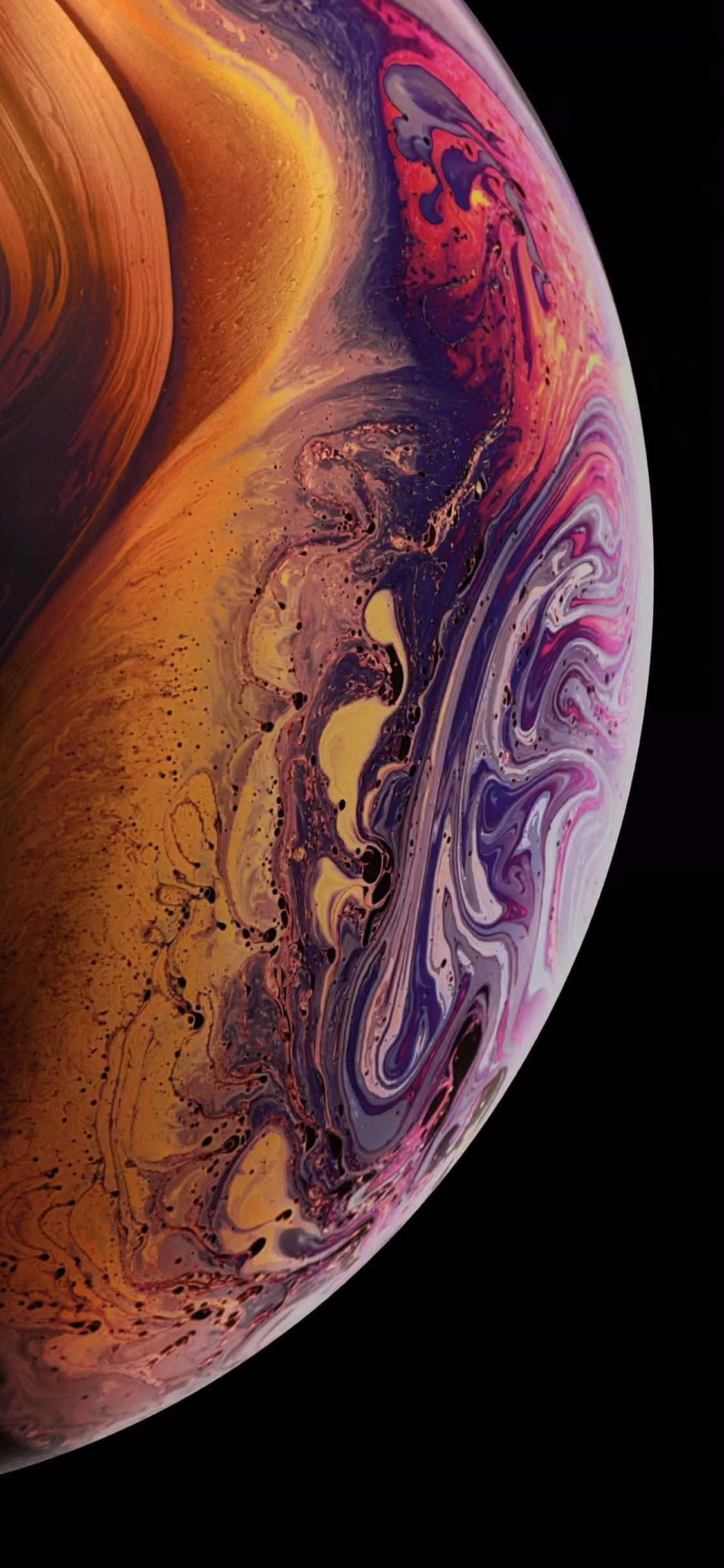 renkli bir girdap içeren bir apple iPhone xs görüntüsü Duvar Kağıdı