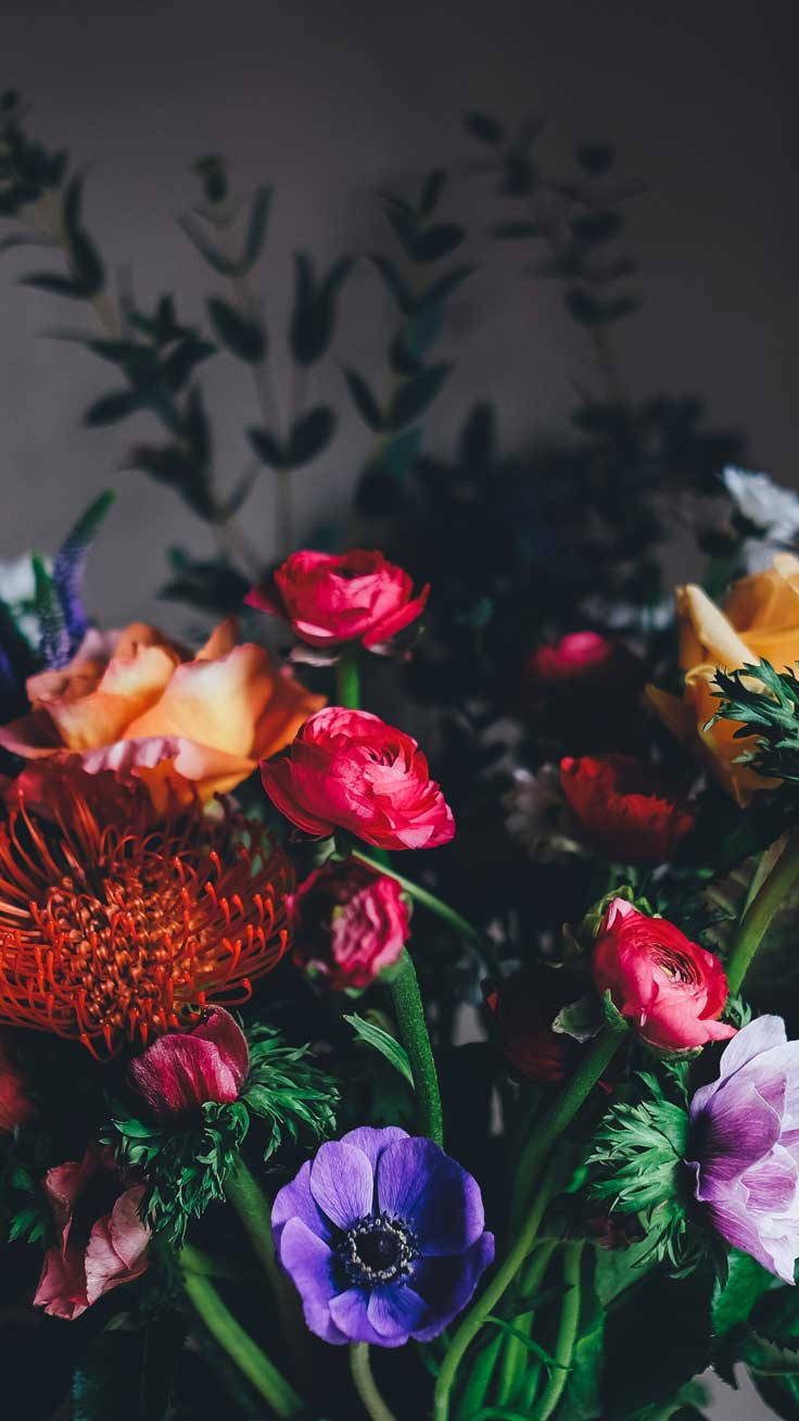 Renkli Çiçeklerle Floral iPhone Duvar Kağıdı