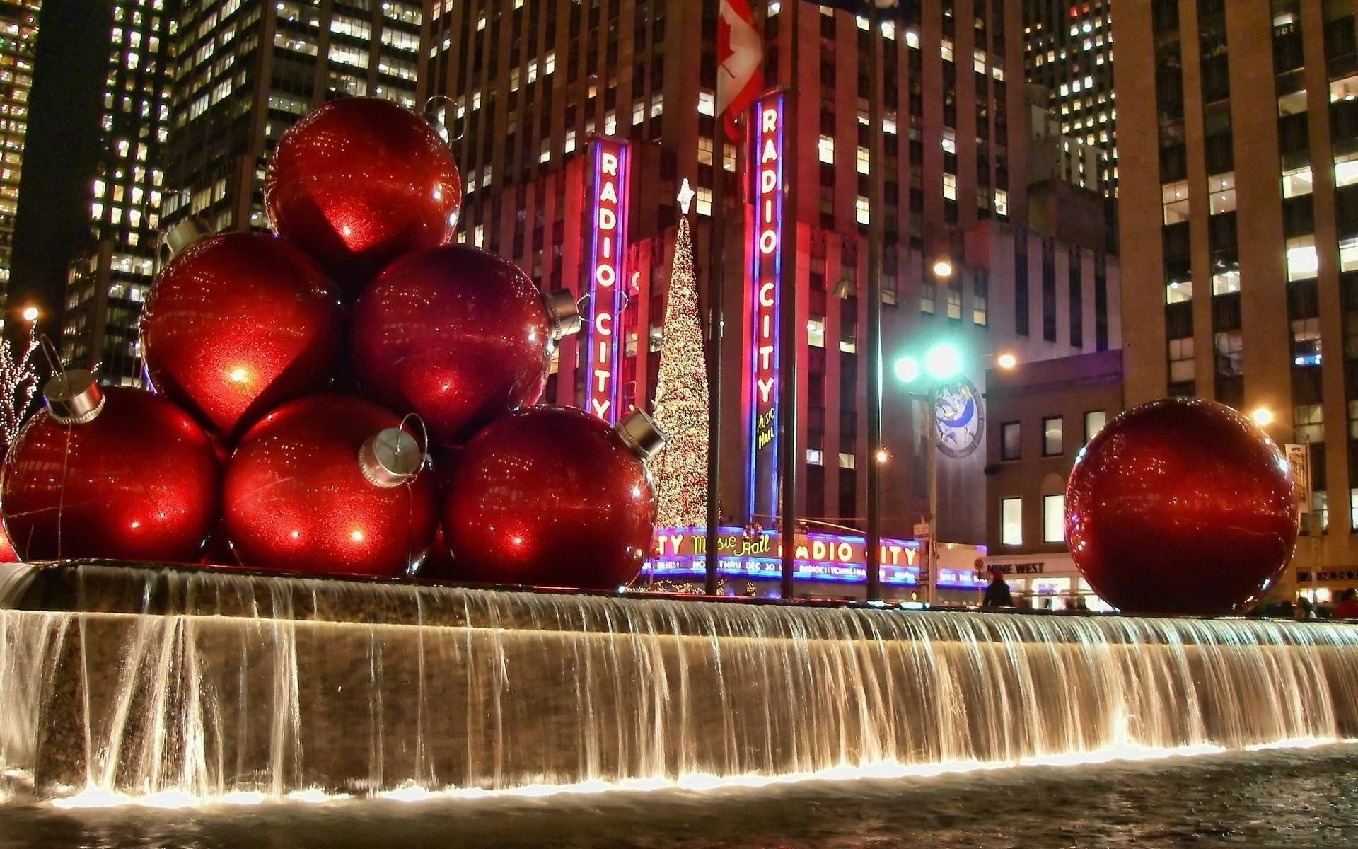 Rockefeller Center Kırmızı Süsler Duvar Kağıdı