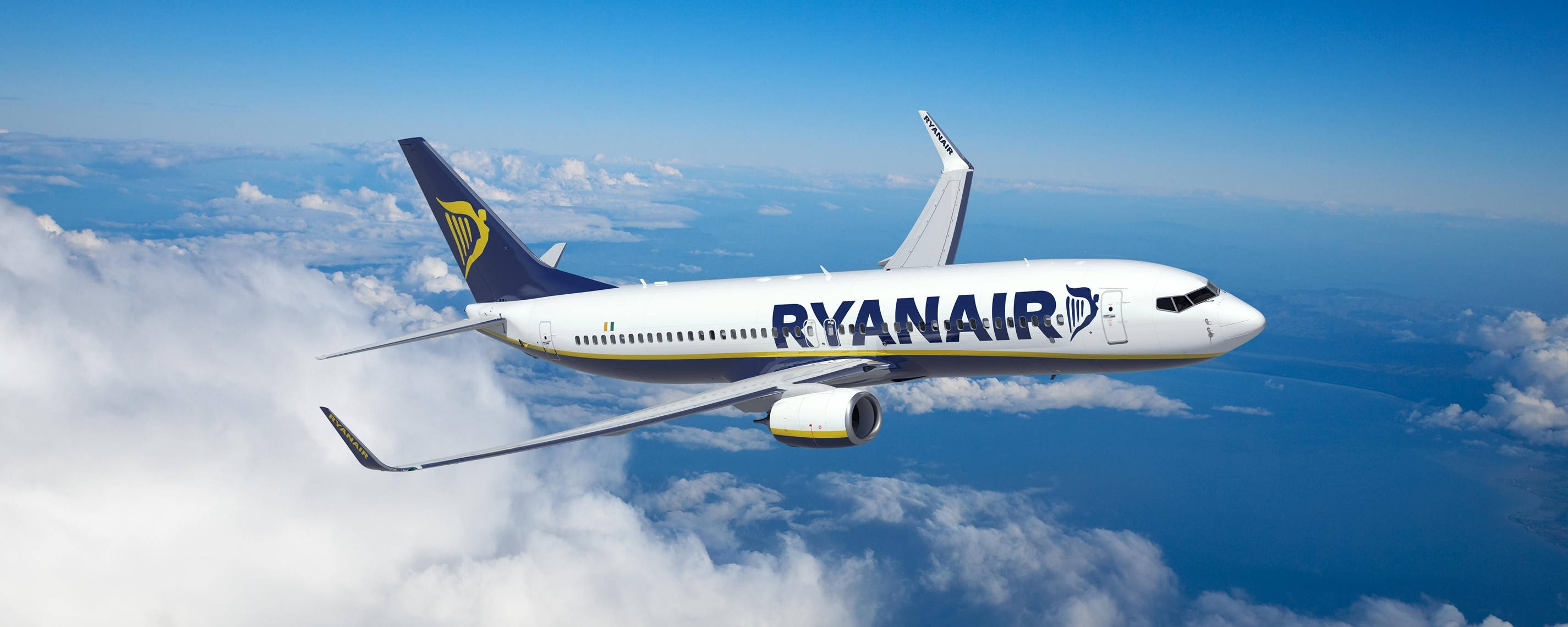 Ryanair Uçağı Gökyüzünde Duvar Kağıdı