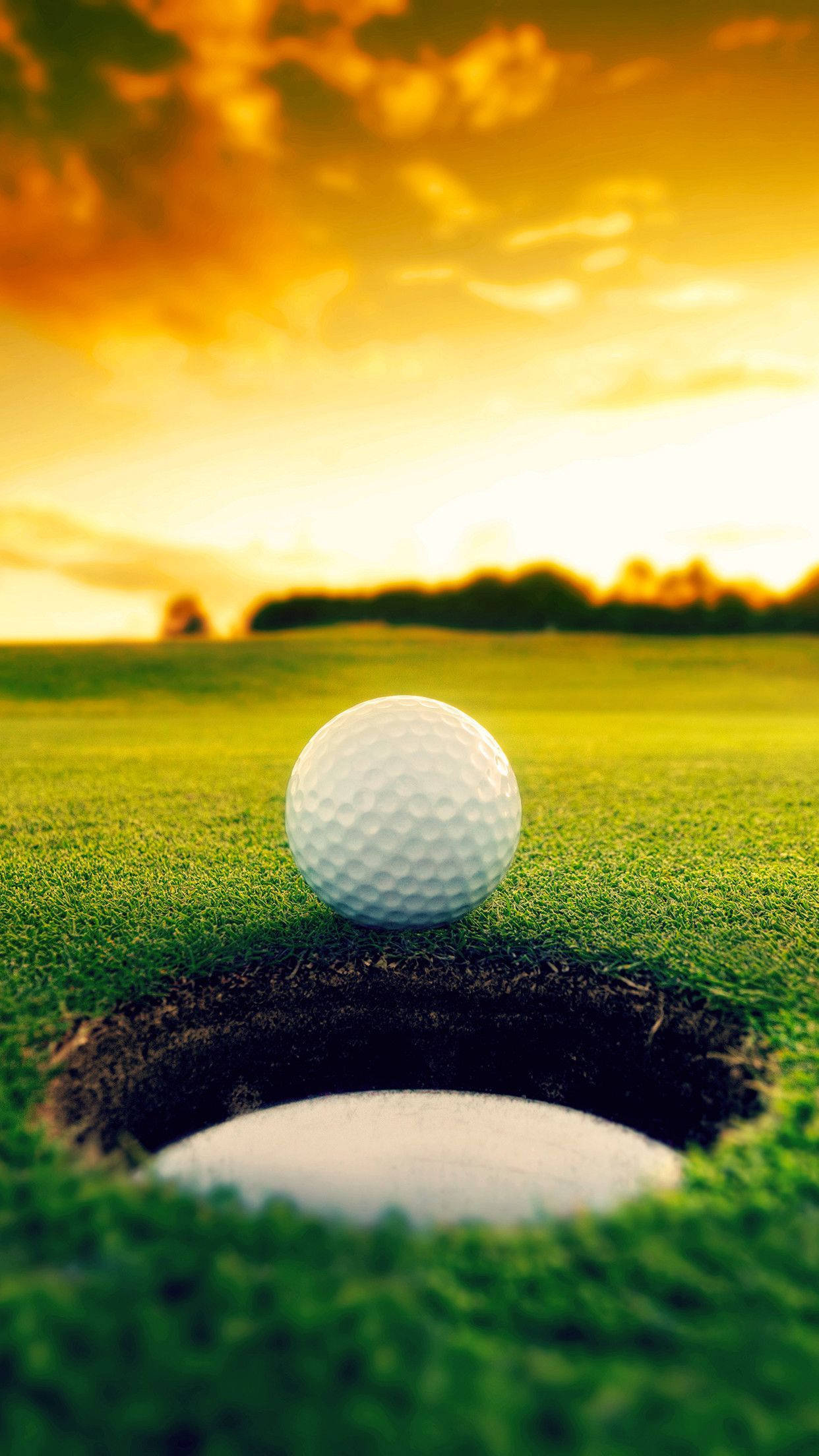 Sakin Golf Topu Kalenin Yanında Duvar Kağıdı