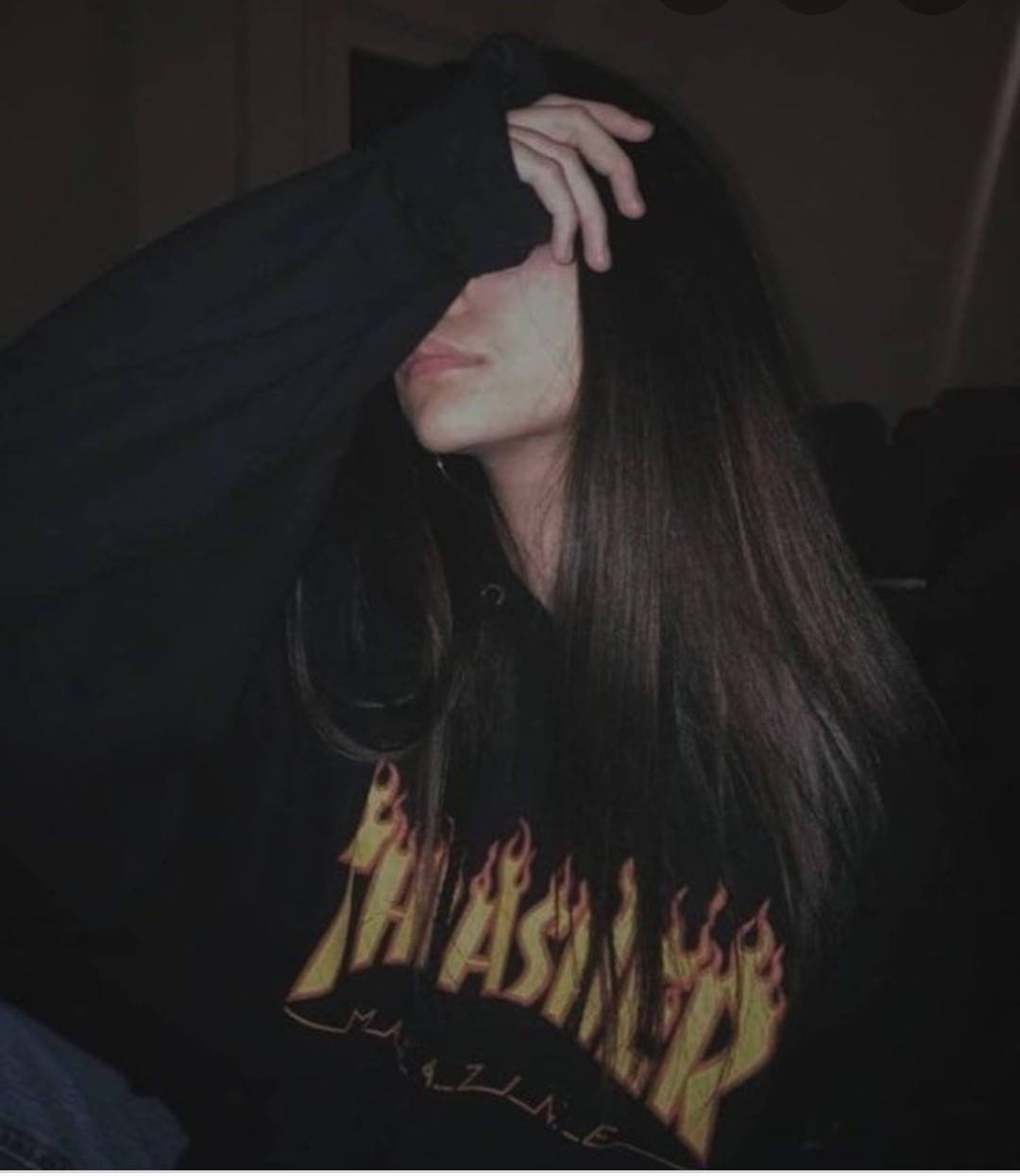 Sakin Özgüven: Thrasher Kapüşonlu Sweatshirt Duvar Kağıdı