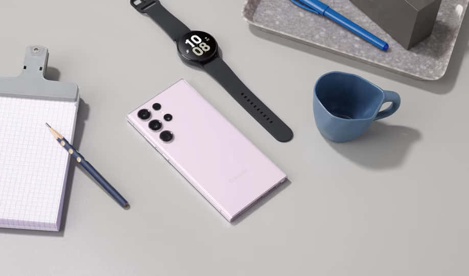 Samsung S23 Ultra Pembe Çalışma Alanı Düzeni Duvar Kağıdı