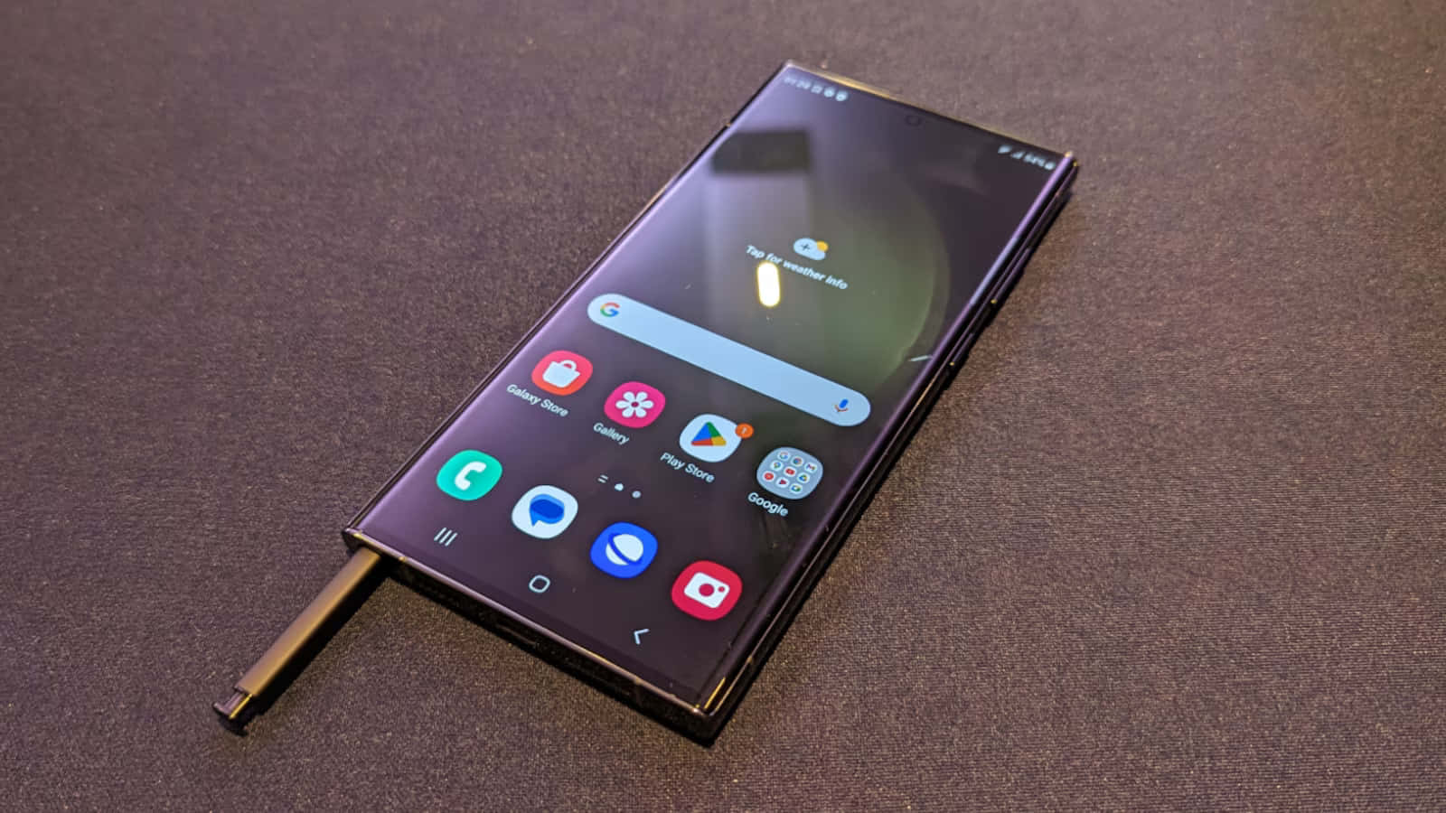 Samsung S23 Ultra S Pen Gösterimi Duvar Kağıdı