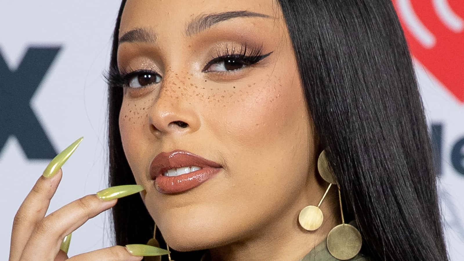 Şarkıcı-söz yazarı Doja Cat Duvar Kağıdı