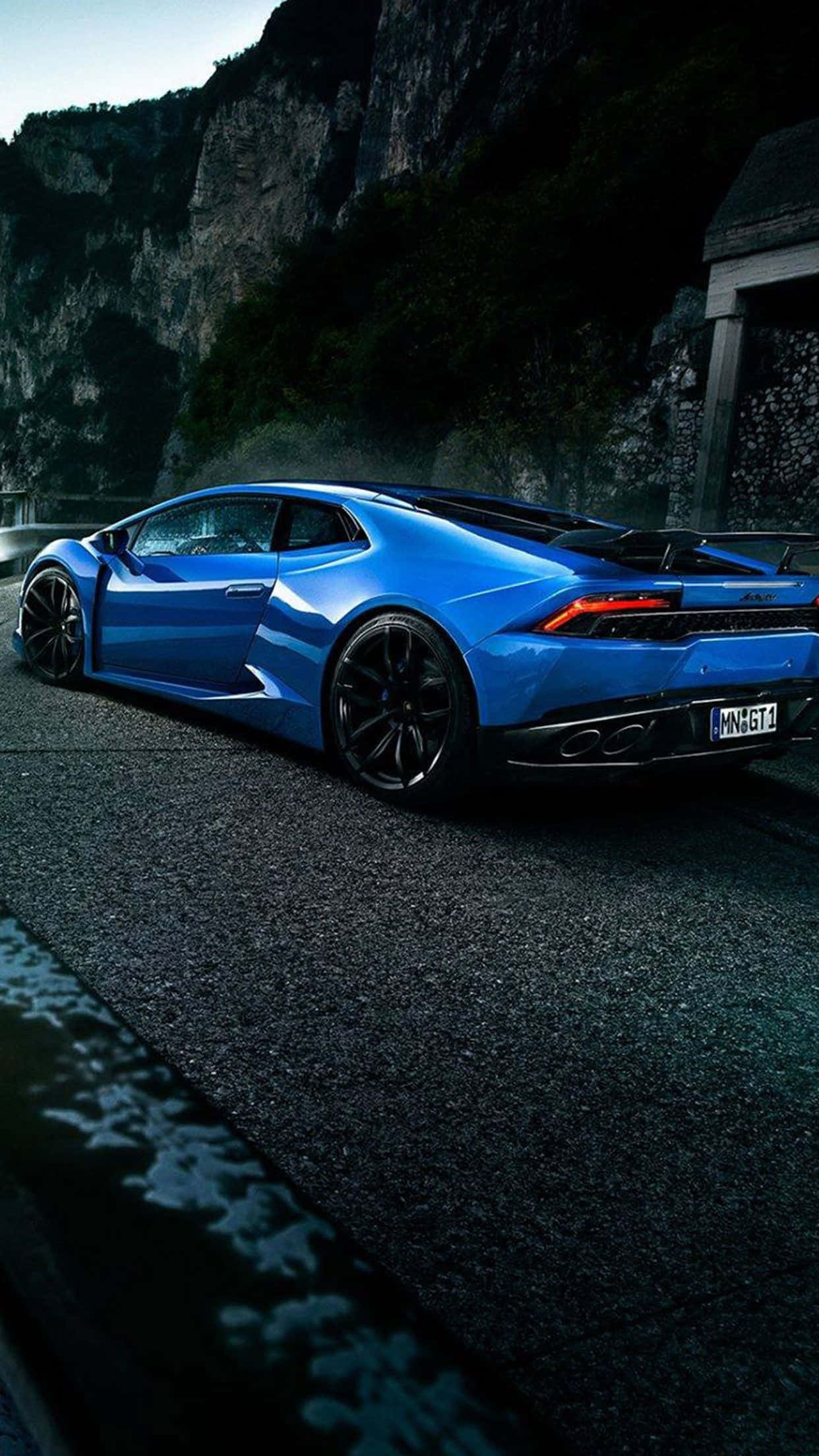Serin Mavi Lamborghini Araba Resmi Duvar Kağıdı