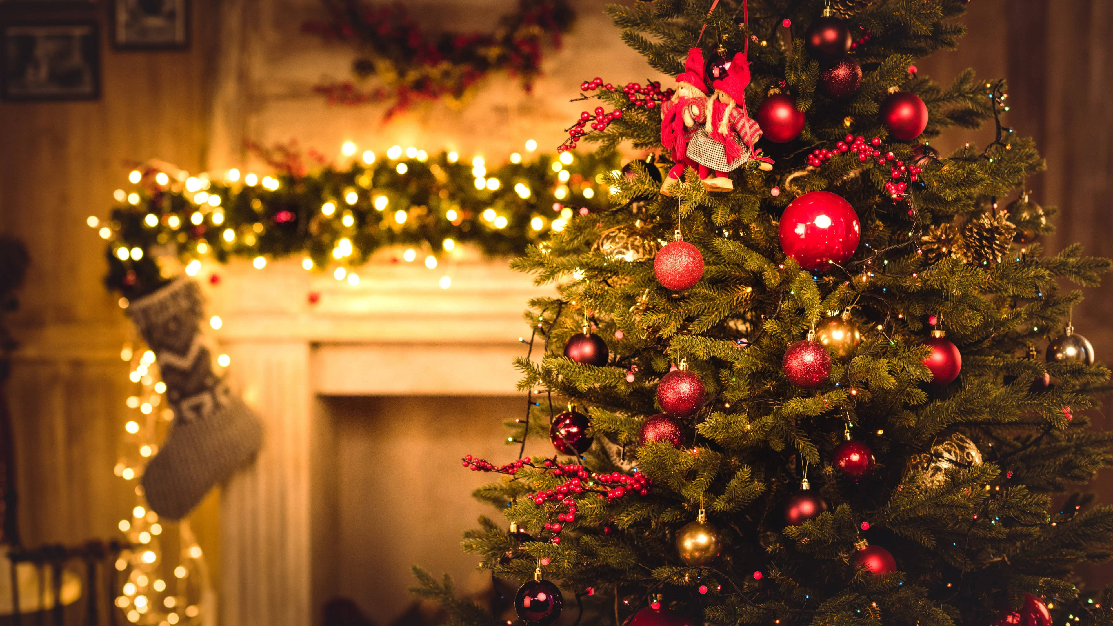 Serin ve Rahatlatıcı Noel Ağacı Masaüstü Duvar Kağıdı
