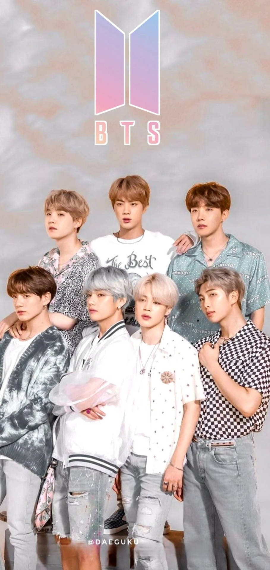 Sevimli BTS Grubu BTS Logosu Altında Poz Veriyor — Bts grup fotoğrafı GIF Duvar Kağıdı