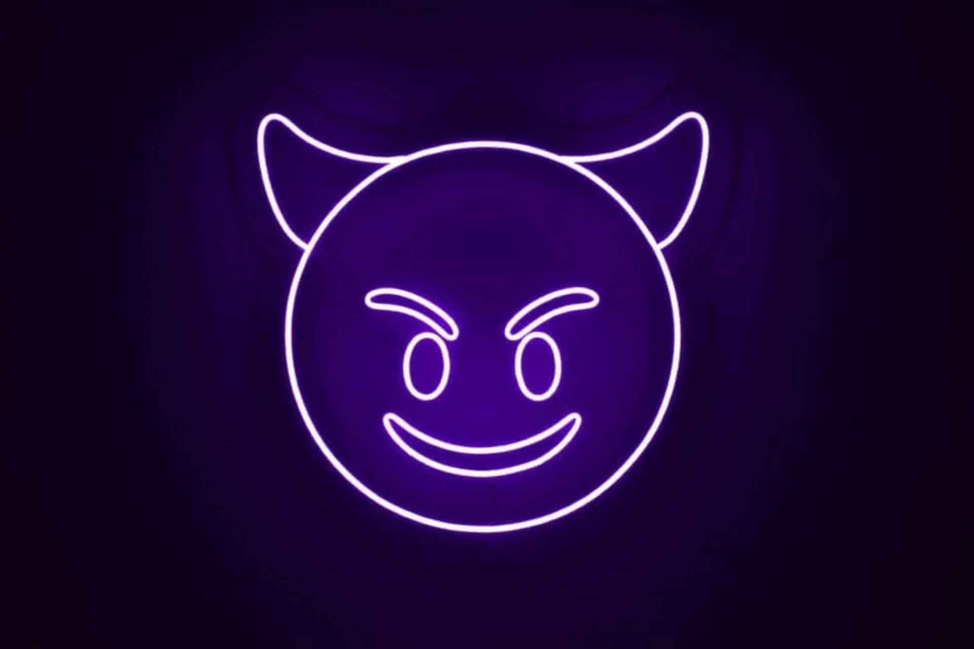 Şeytan Neon Gülümsemesi Duvar Kağıdı