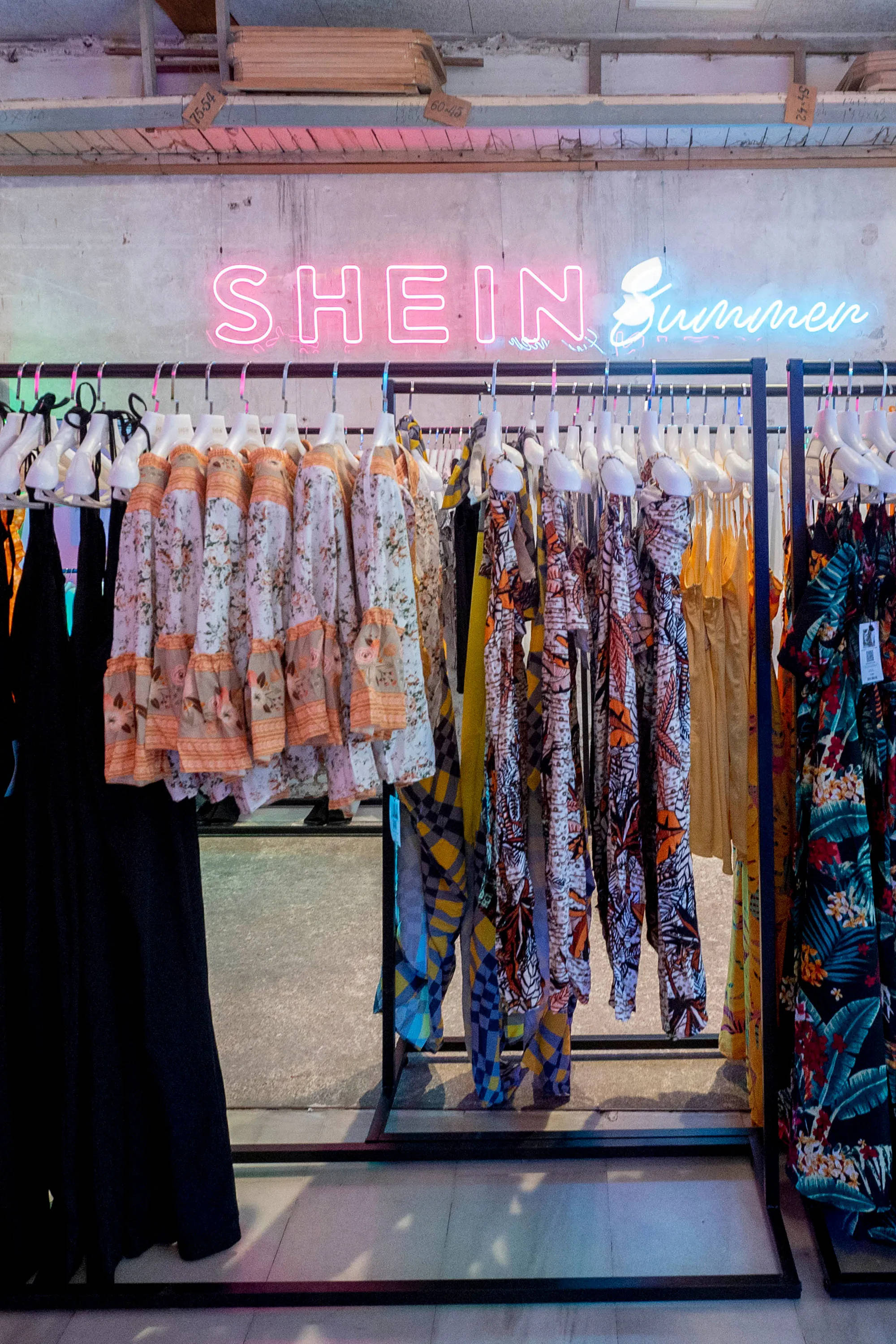 Shein Yaz Koleksiyonu Duvar Kağıdı