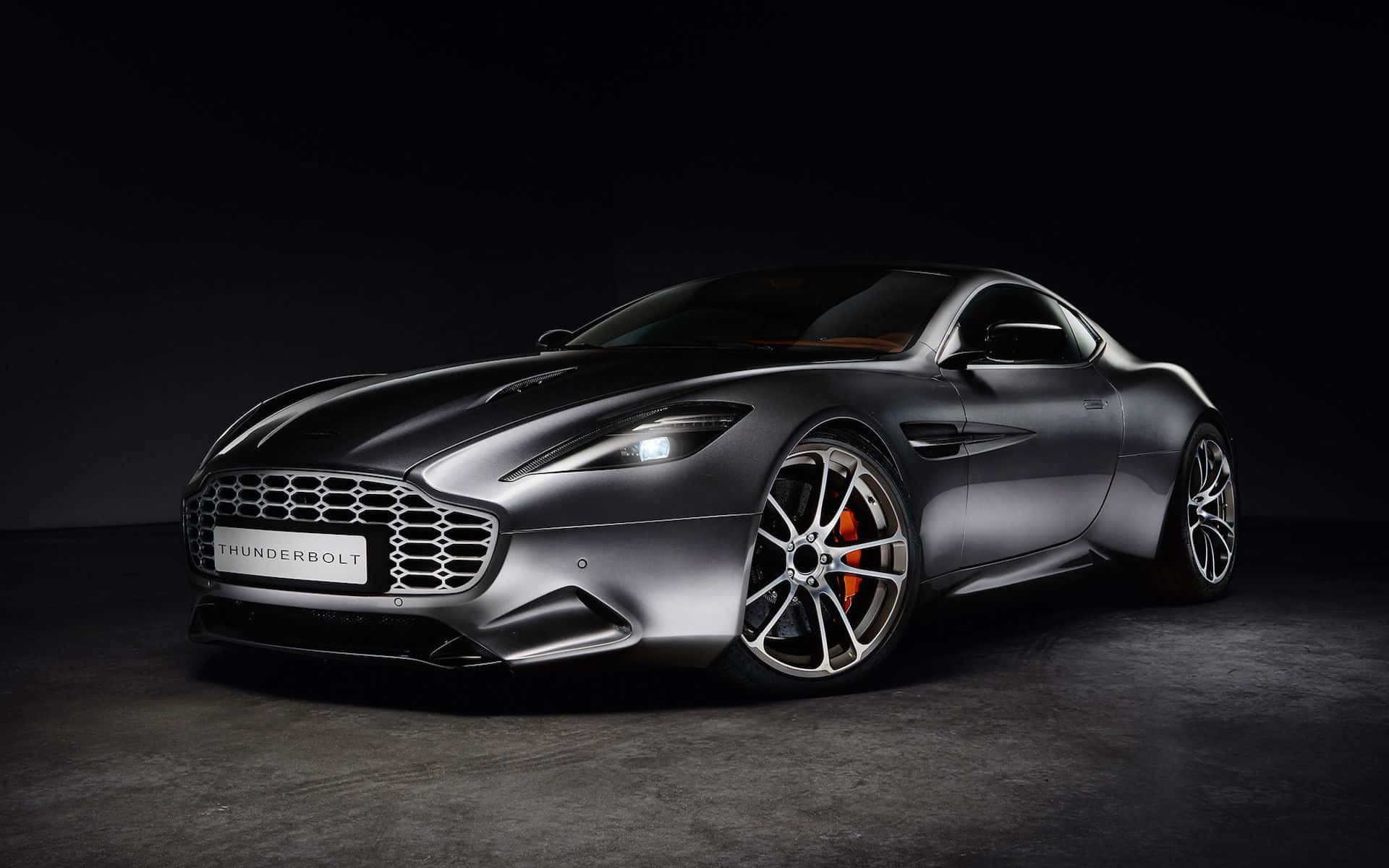 Şık ve Güçlü Aston Martin Vanquish Duvar Kağıdı