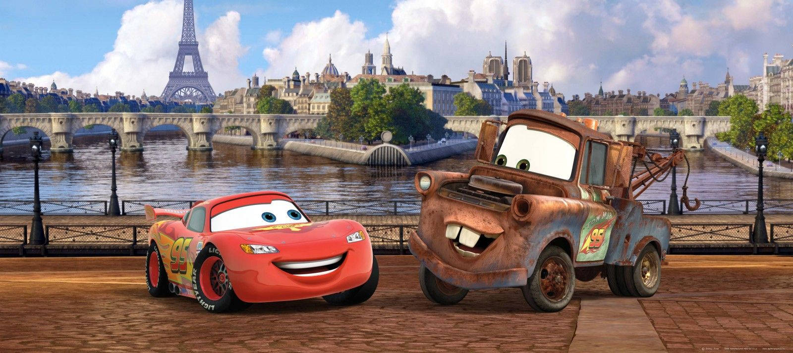 Şimşek McQueen ve Mater Paris'te Arabalar 2 Duvar Kağıdı