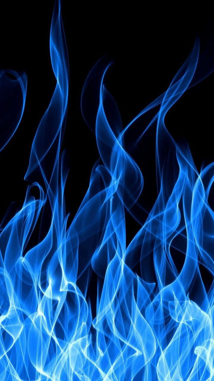 Siyah Arkaplanda Estetik Mavi Ateş Duvar Kağıdı