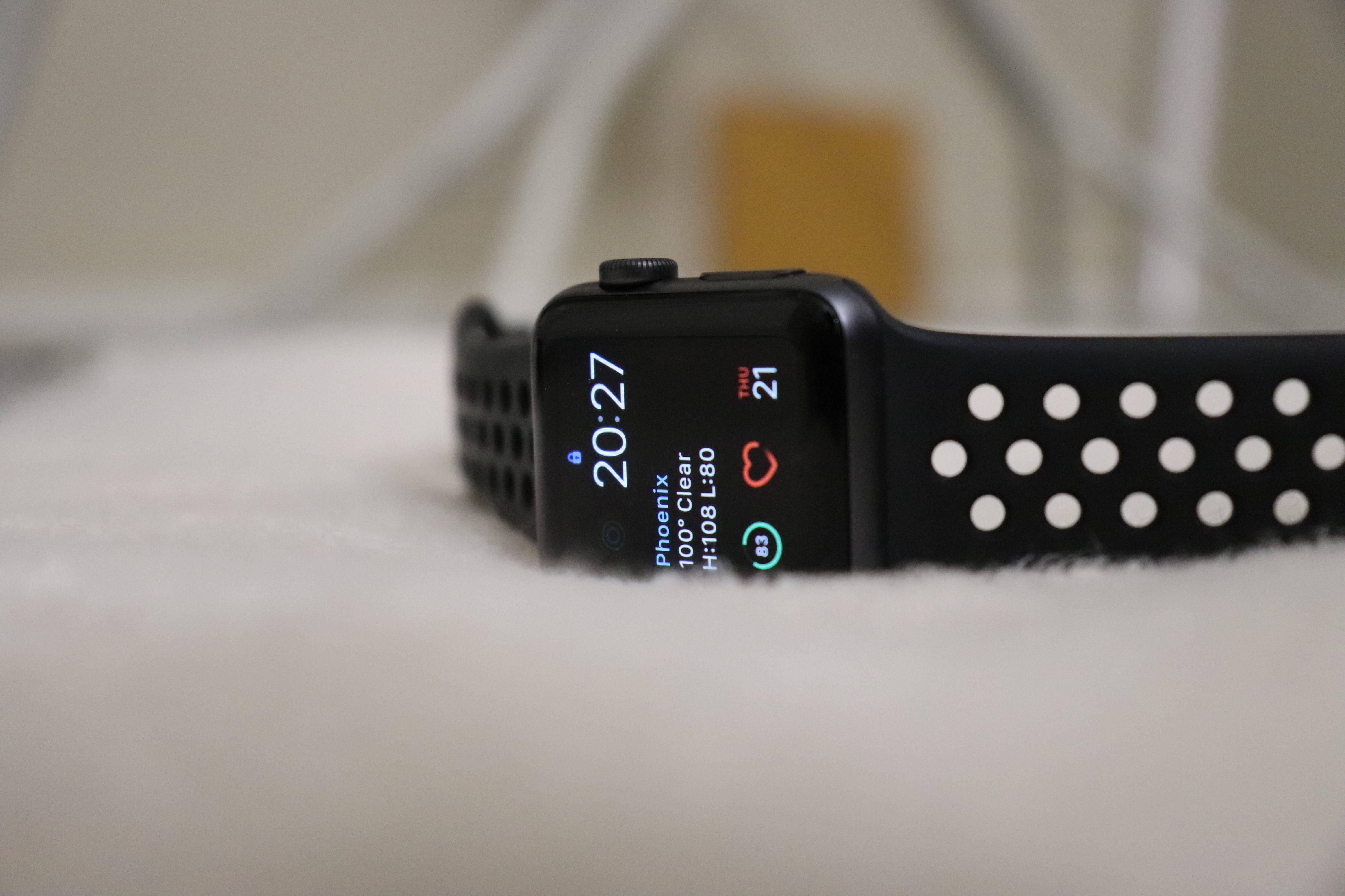 Siyah Bantlı Apple Watch Duvar Kağıdı