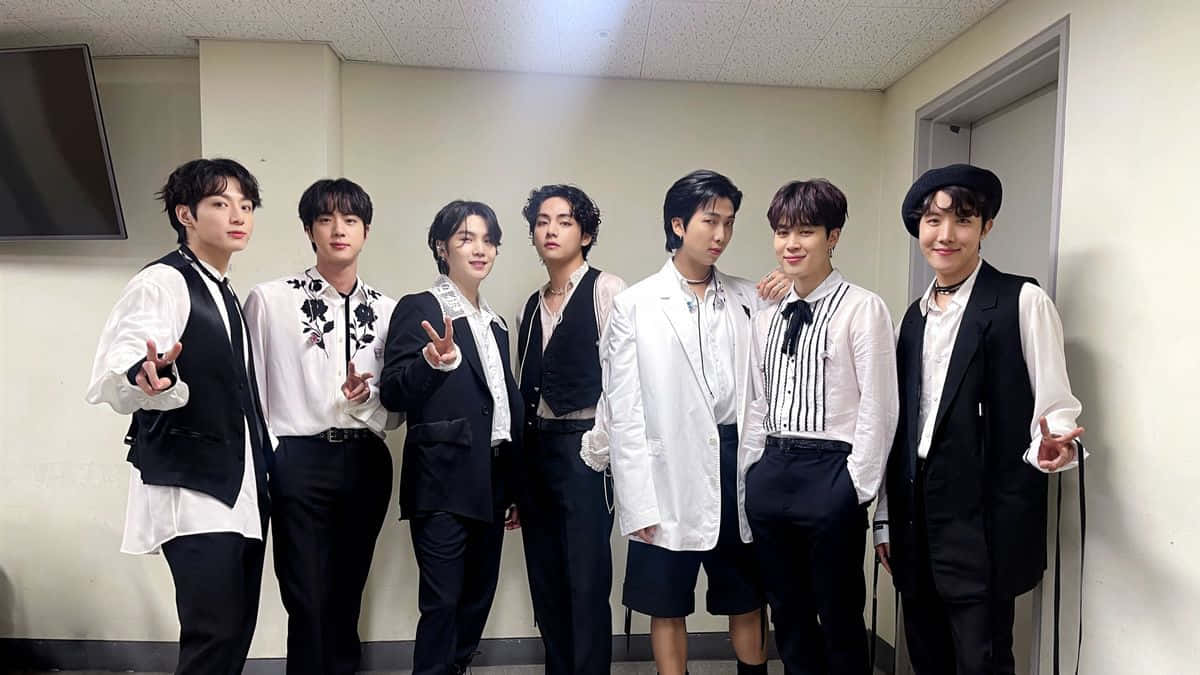 Siyah Beyaz BTS Fotoğrafı Duvar Kağıdı