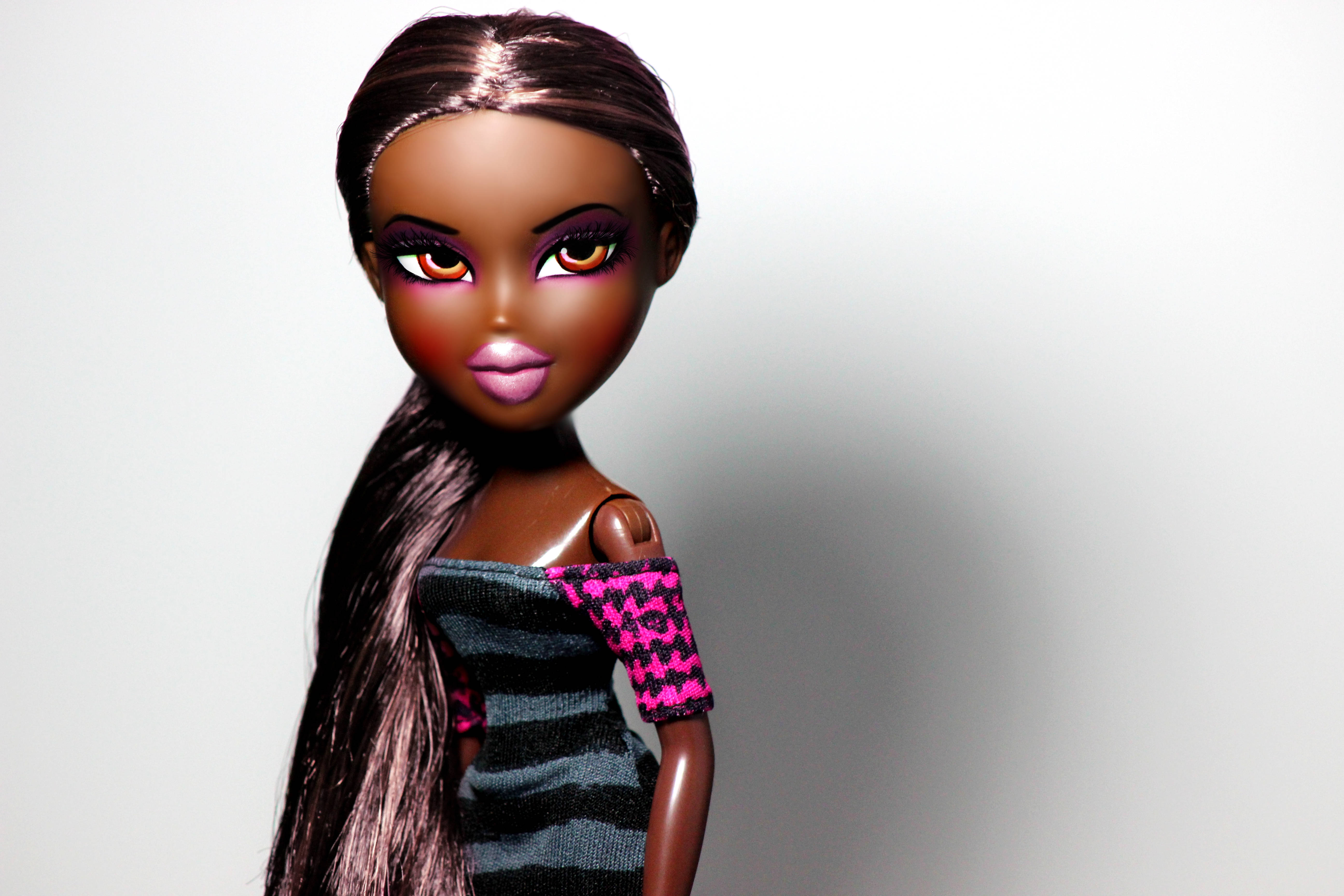 Siyah Bratz Estetiği Pembe Portre Duvar Kağıdı