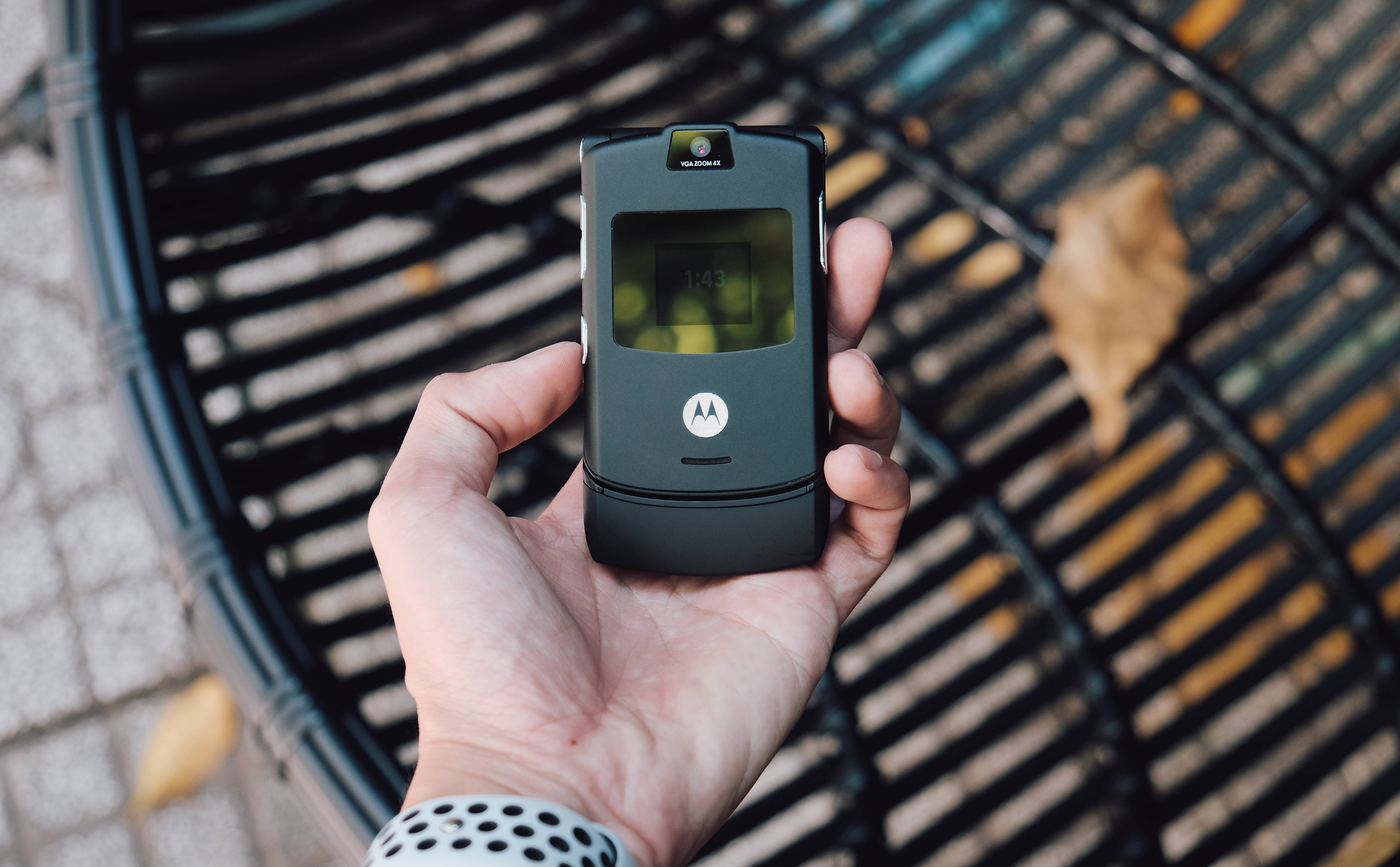 Siyah Flip Motorola Duvar Kağıdı