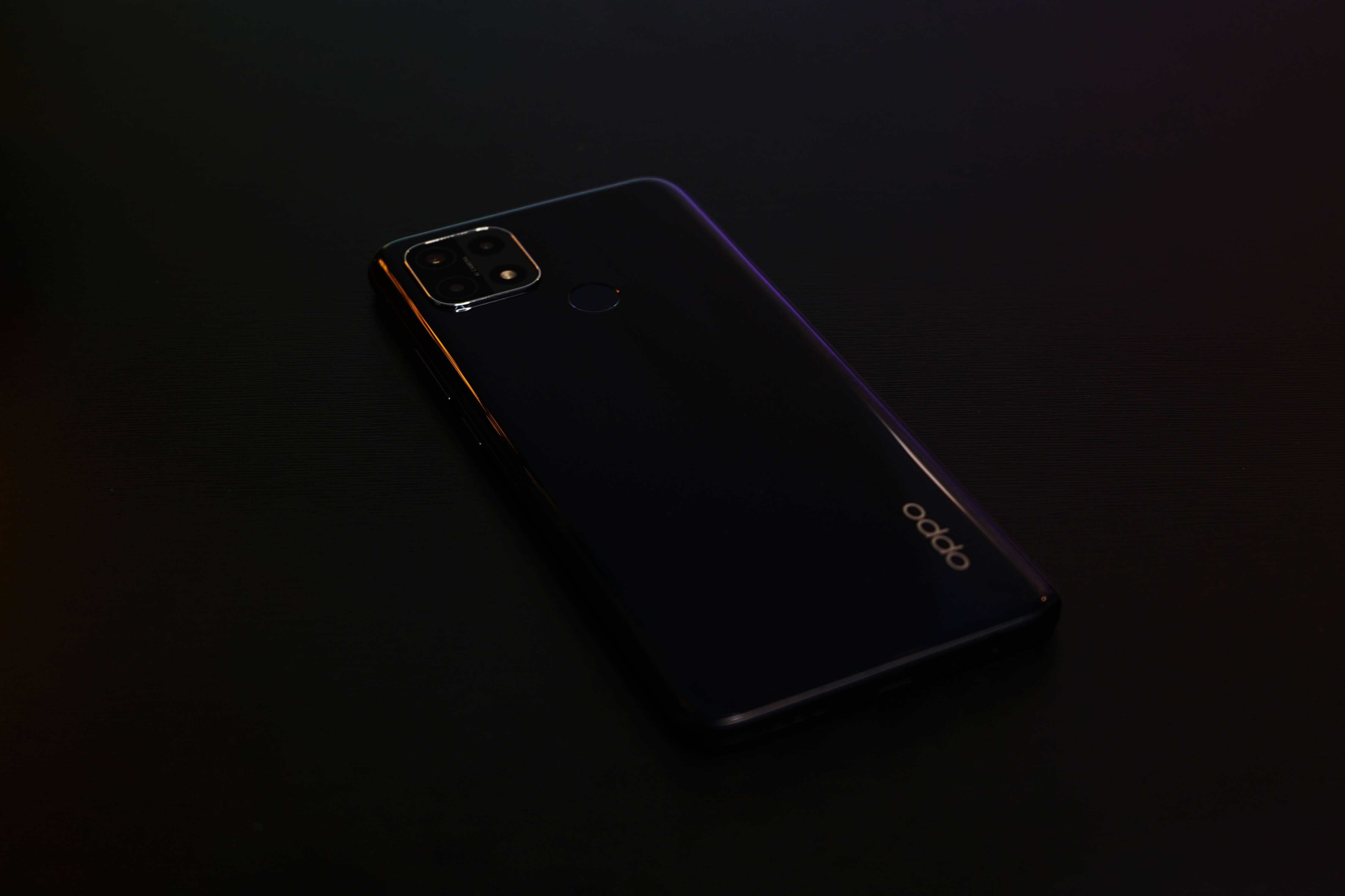 Siyah Oppo Akıllı Telefon Duvar Kağıdı