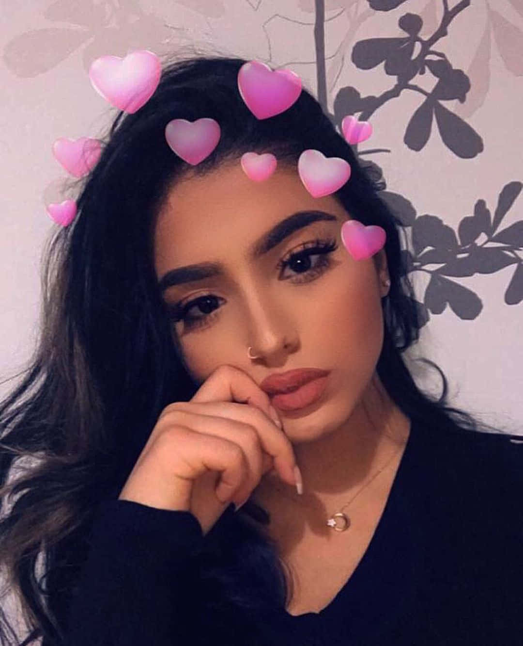 Snapchat Siyah Saçlı Kadın Fotoğrafı Duvar Kağıdı