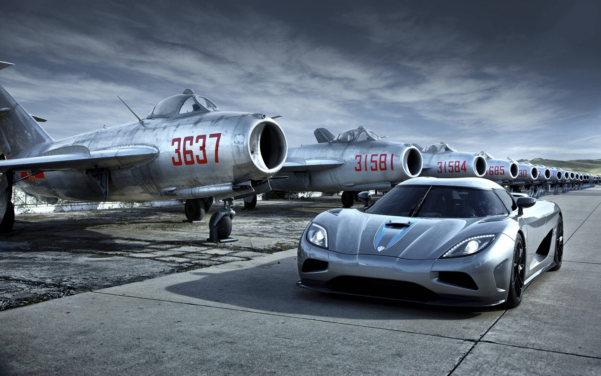 Soğuk Araba Koenigsegg Gri Duvar Kağıdı