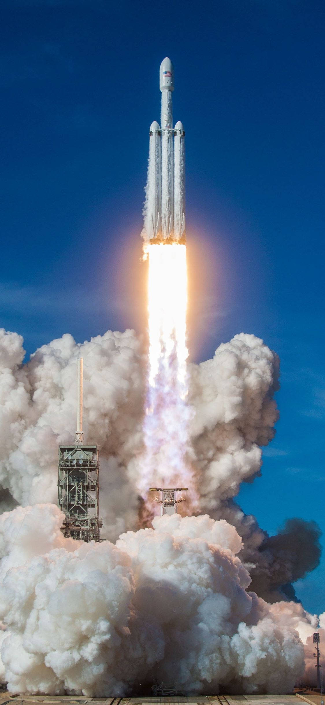 SpaceX Falcon Heavy Fırlatılışı Duvar Kağıdı