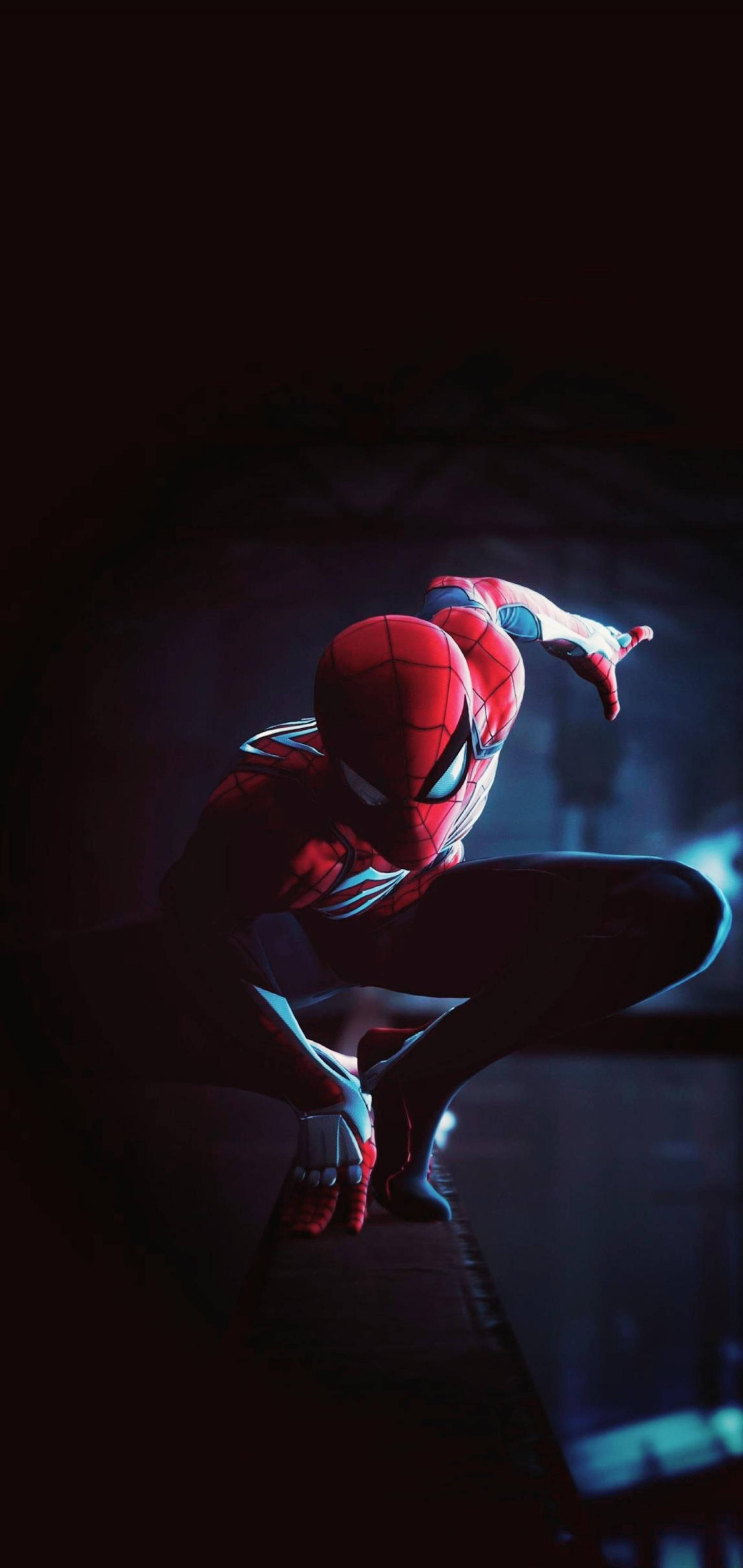Spiderman İkonik Duruşu Delikli 4K Duvar Kağıdı
