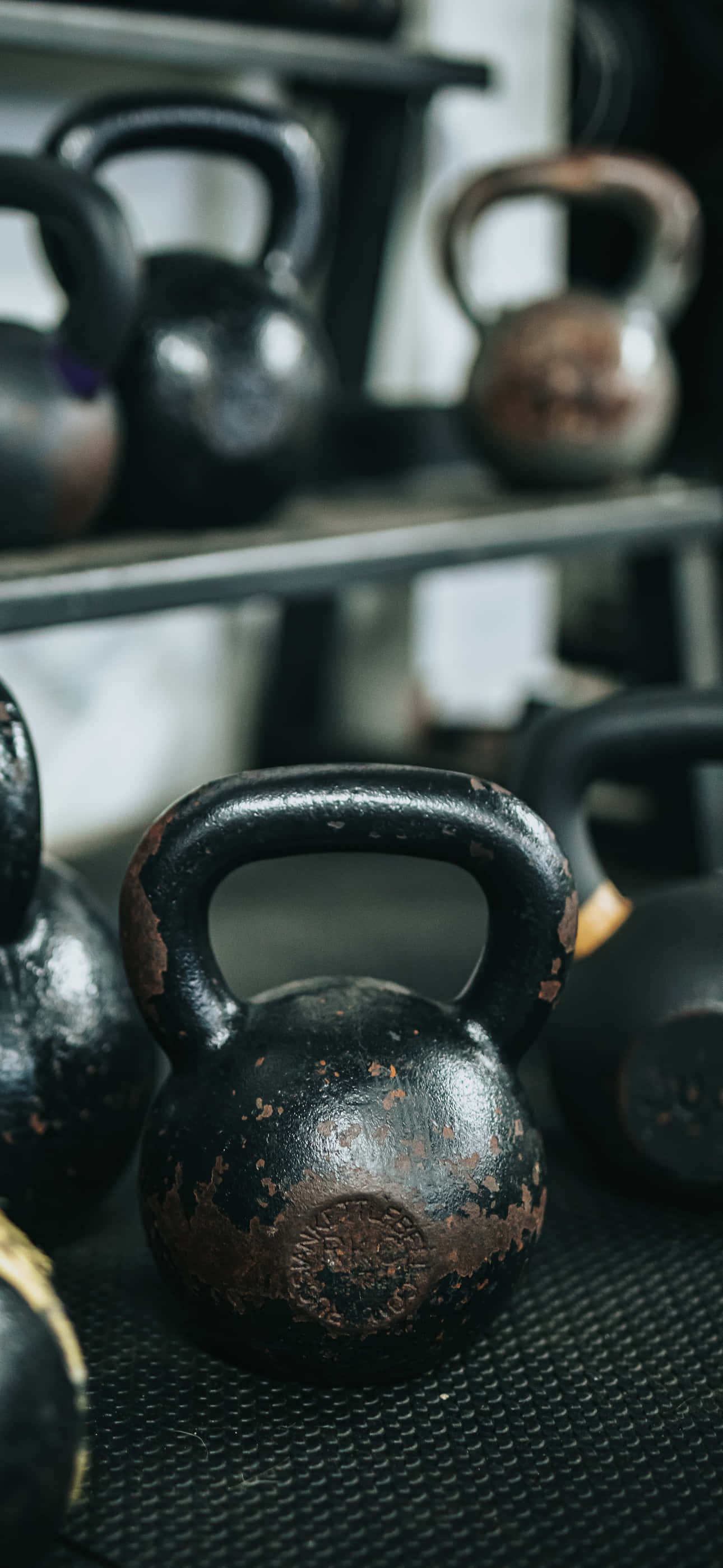 Spor Salonu iPhone ile Motivasyonu Yüksek Tut ve İlerlemeni Takip Et Duvar Kağıdı