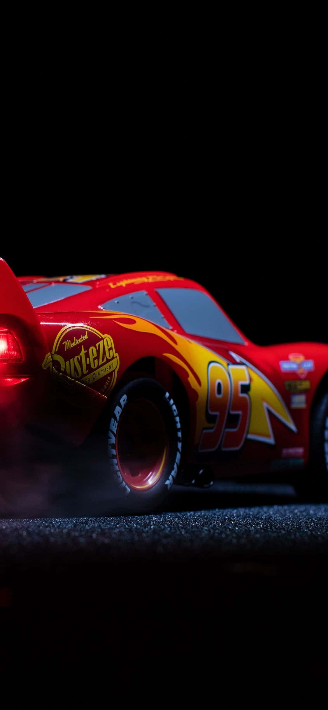 Stok Araba McQueen iPhone X Arabalar Arka Planı Duvar Kağıdı